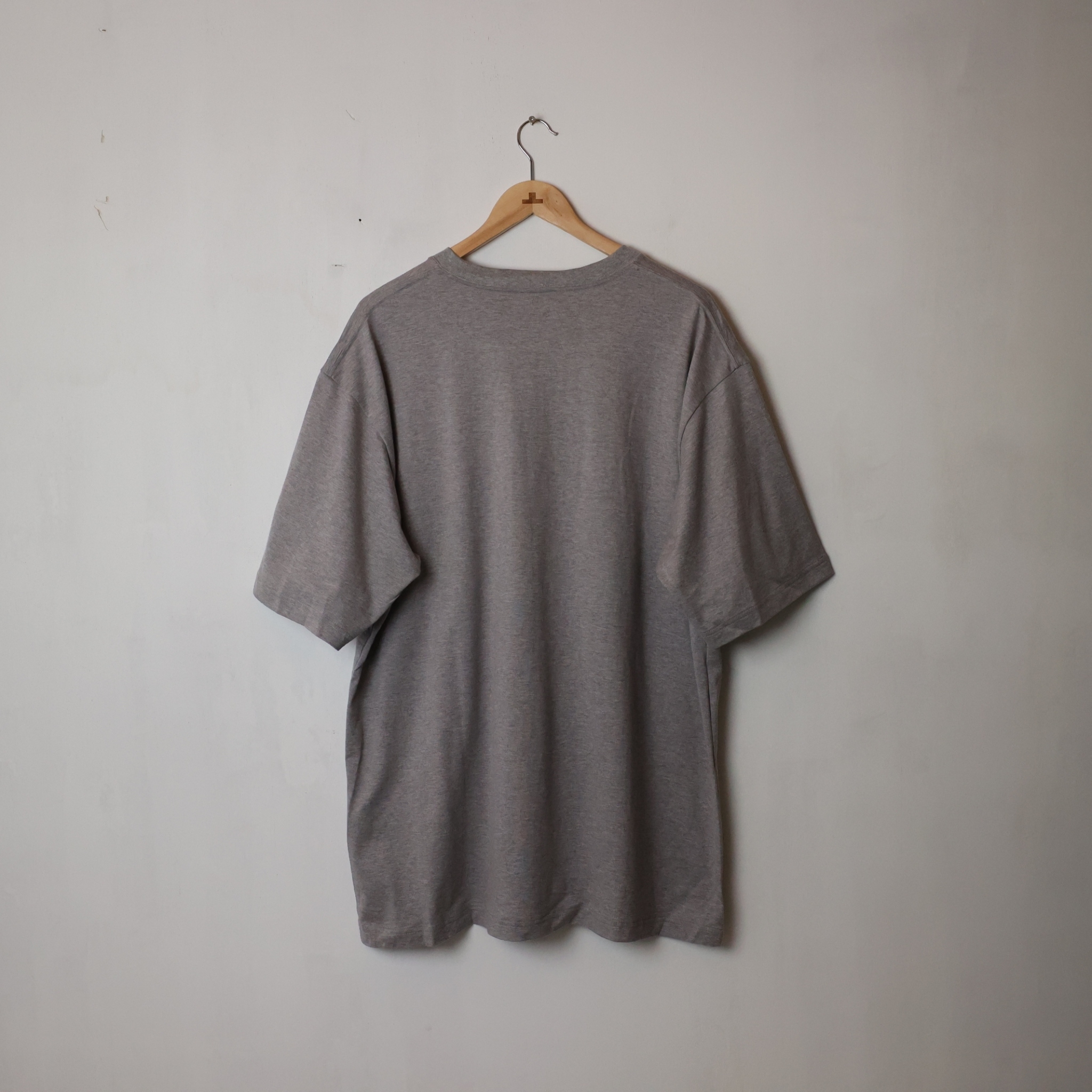 and wander - hand painted stump T SIZE XL