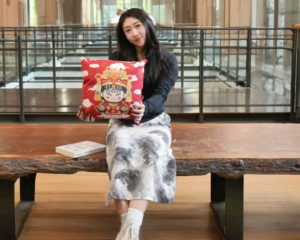 消費者表示，獲得祈福抱枕後，每天抱一抱，彷彿媽祖在身旁守護。（圖/太陽星提供）