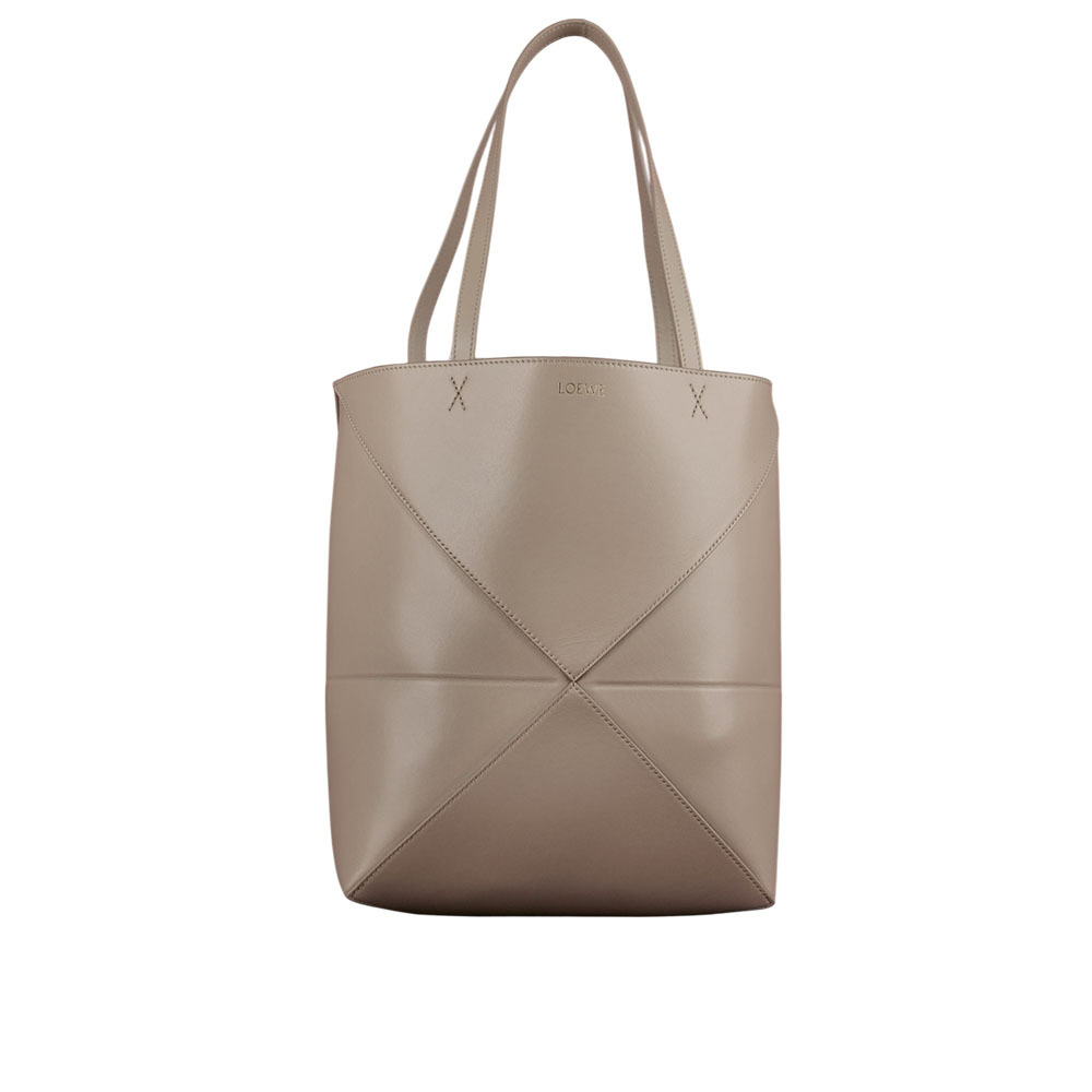 【LOEWE】Puzzle 亮面小牛皮摺疊托特包(沙色) A657G50X01 2150