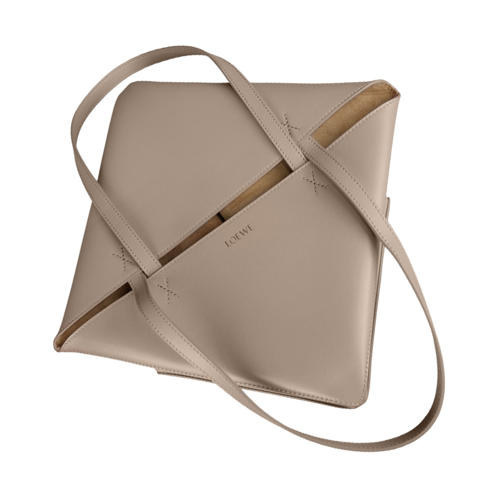 【LOEWE】Puzzle 亮面小牛皮摺疊托特包(沙色) A657G50X01 2150