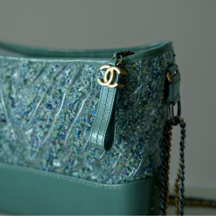 Chanel 綠色毛呢流浪包