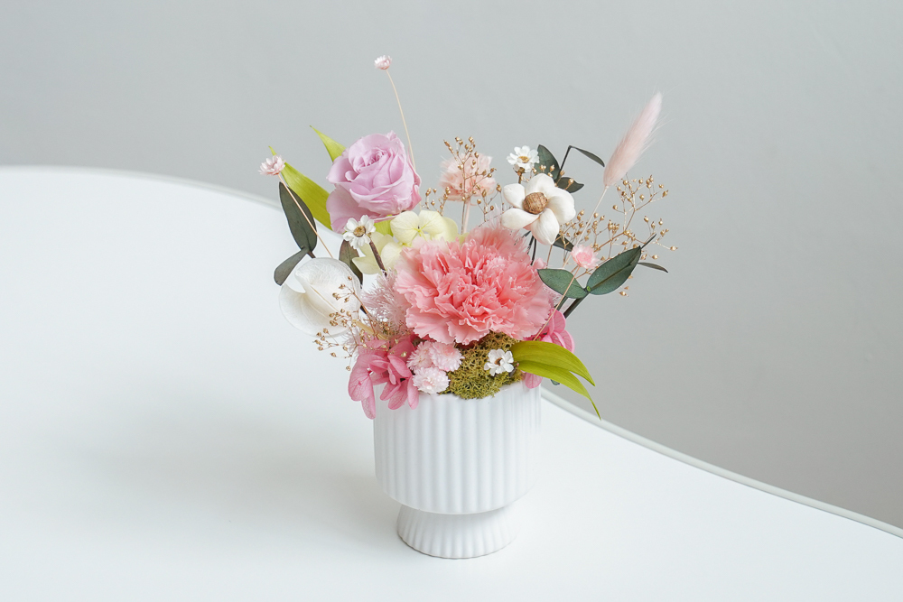粉色康乃馨盆花,永生花母親節康乃馨盆花推薦,粉色康乃馨母親節盆栽盆花推薦,粉色康乃馨永生花作品,喜歡生活乾燥花店