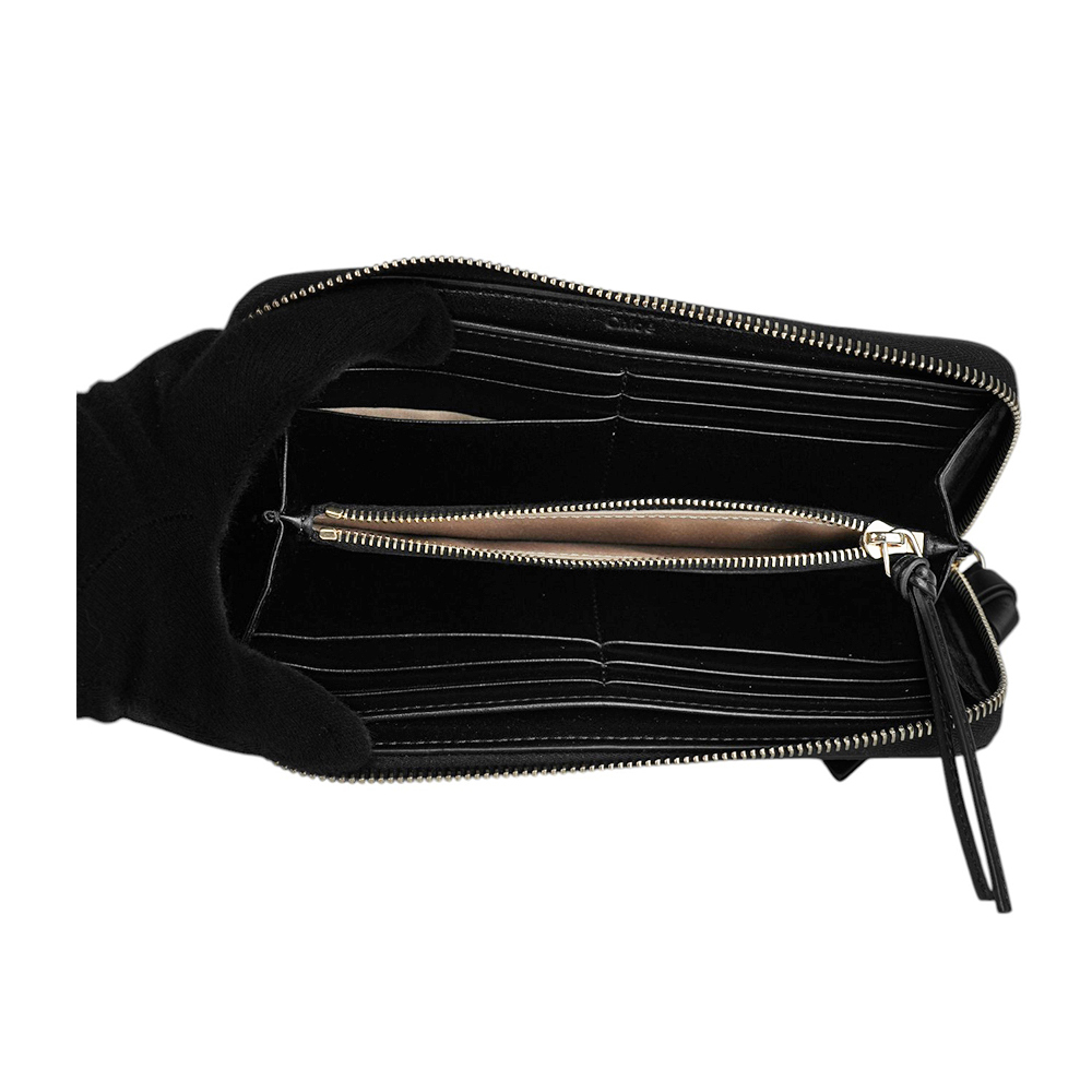 【CHLOE'】Alphabet C Logo 墜飾牛皮ㄇ形拉鍊長夾(黑色) CHC21WP941F57 001