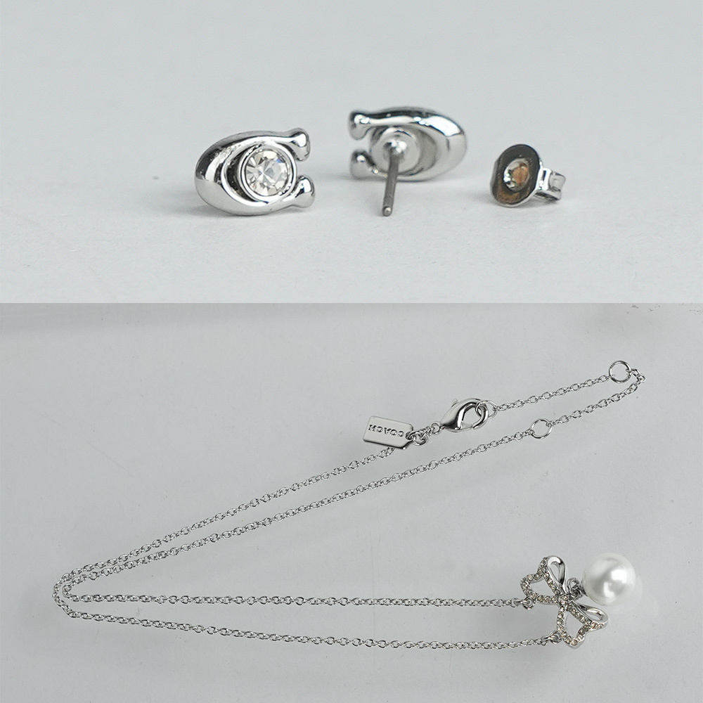 【COACH】C Logo 玻璃珍珠針式耳環+玻璃珍珠蝴蝶結項鍊飾品禮盒(銀色)CY109 XGH
