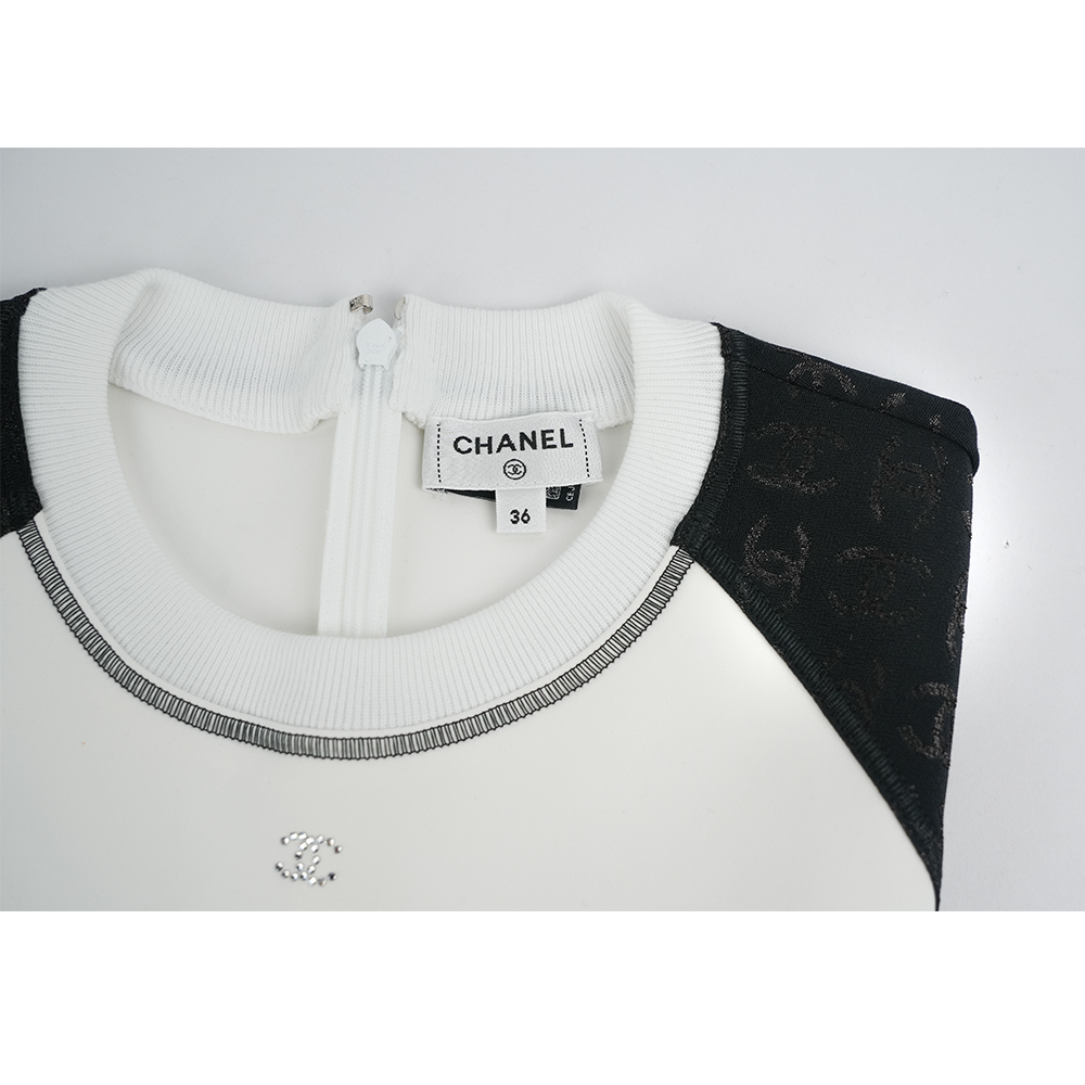 【CHANEL】Jennie 同款黑色標誌飾邊拼接上衣(白色/黑色) 36P76414 V47504 NT733