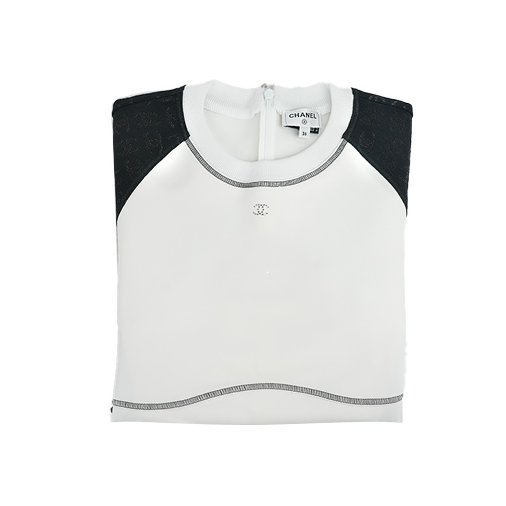 【CHANEL】Jennie 同款黑色標誌飾邊拼接上衣(白色/黑色) 36P76414 V47504 NT733