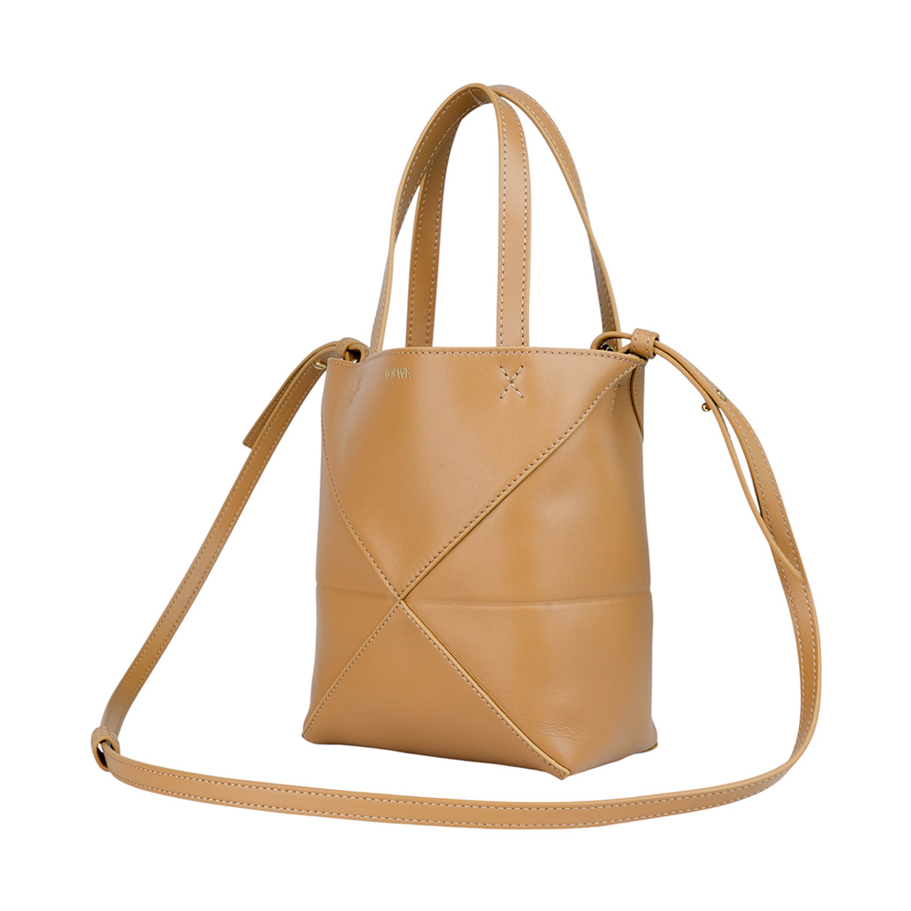 【LOEWE】Puzzle 亮面小牛皮迷你摺疊托特包(暖沙色)  A657V25X01 2586