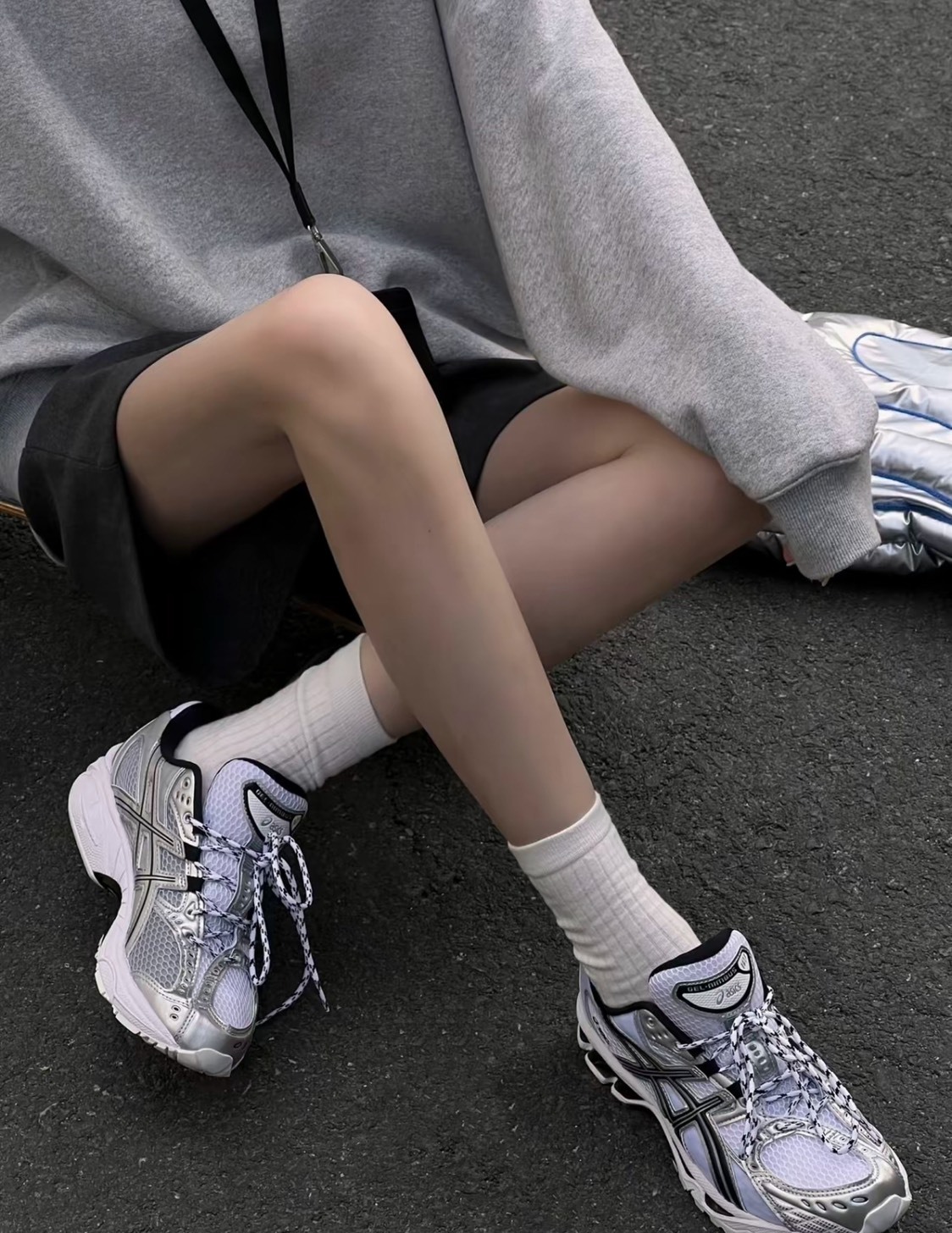 Asics GEL-Nimbus 10.1 陰陽白灰慢跑鞋｜男女同款