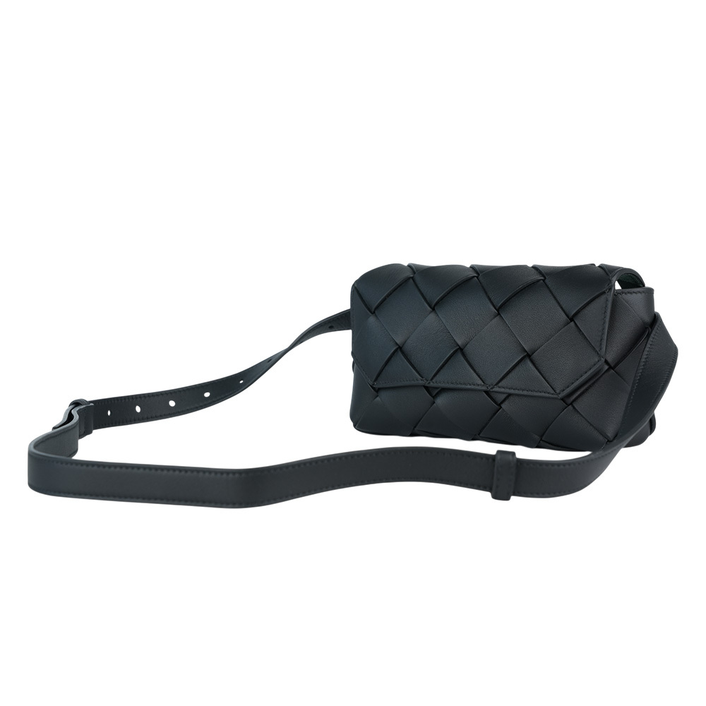 Diago 平滑小牛皮編織翻蓋胸口包/腰包 805773 V56A1 8803