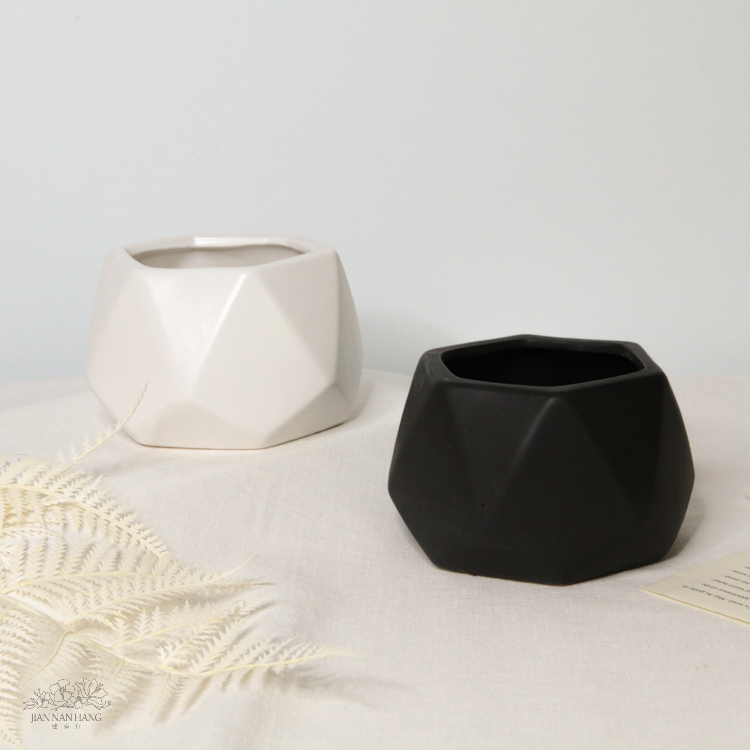 陶瓷花器 多角型 2色