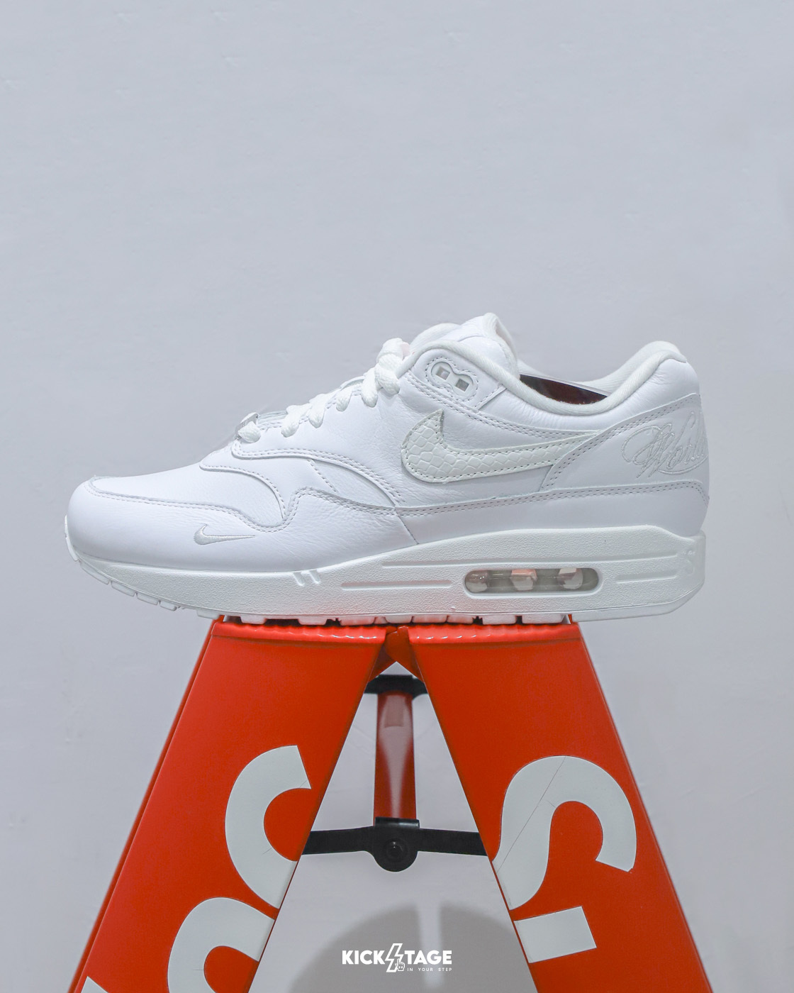 Supreme x Nike Air Max 1 '87 "White" 白色 刺繡 鐵牌 聯名限定【HF8813-100】