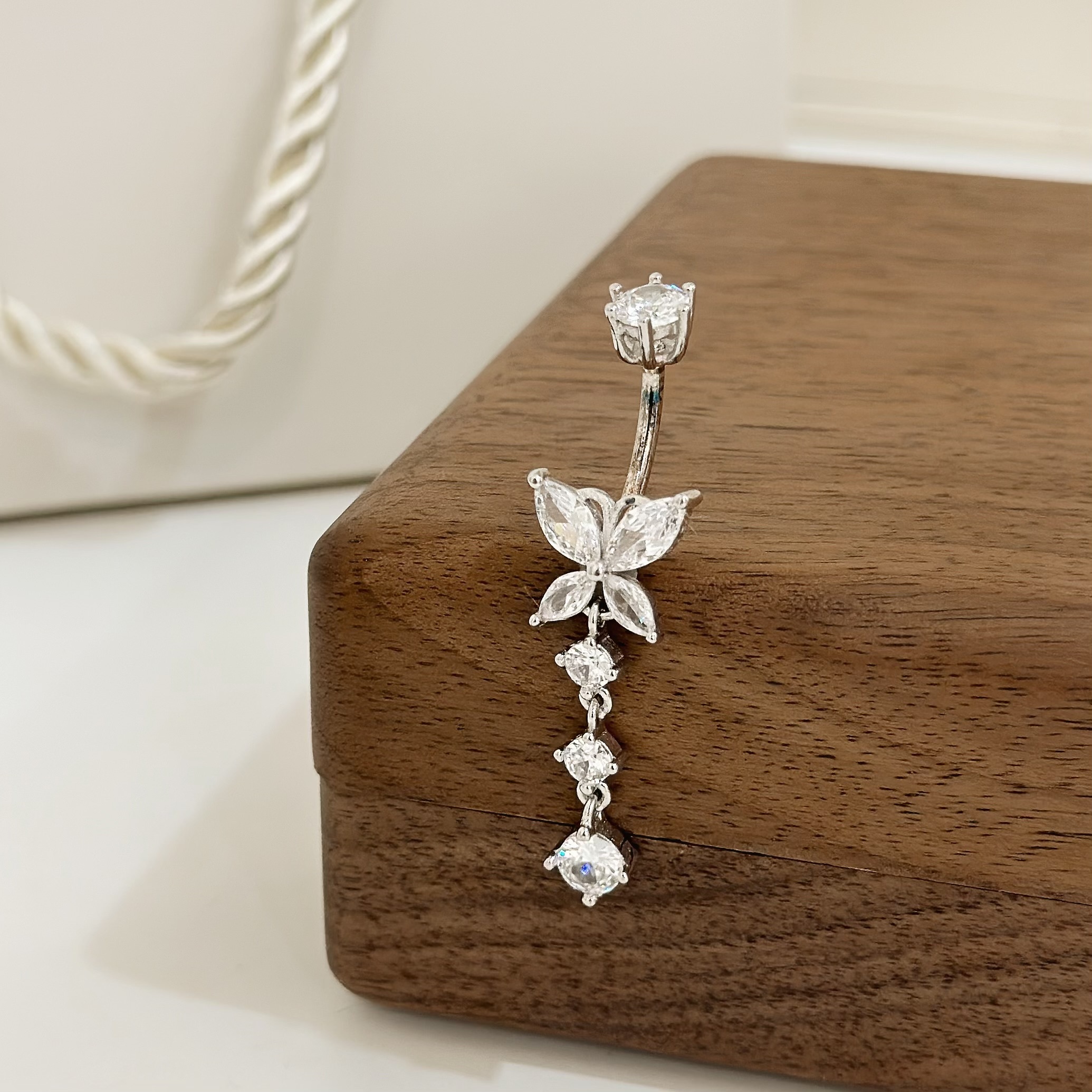 【純銀】蝴蝶垂吊肚環