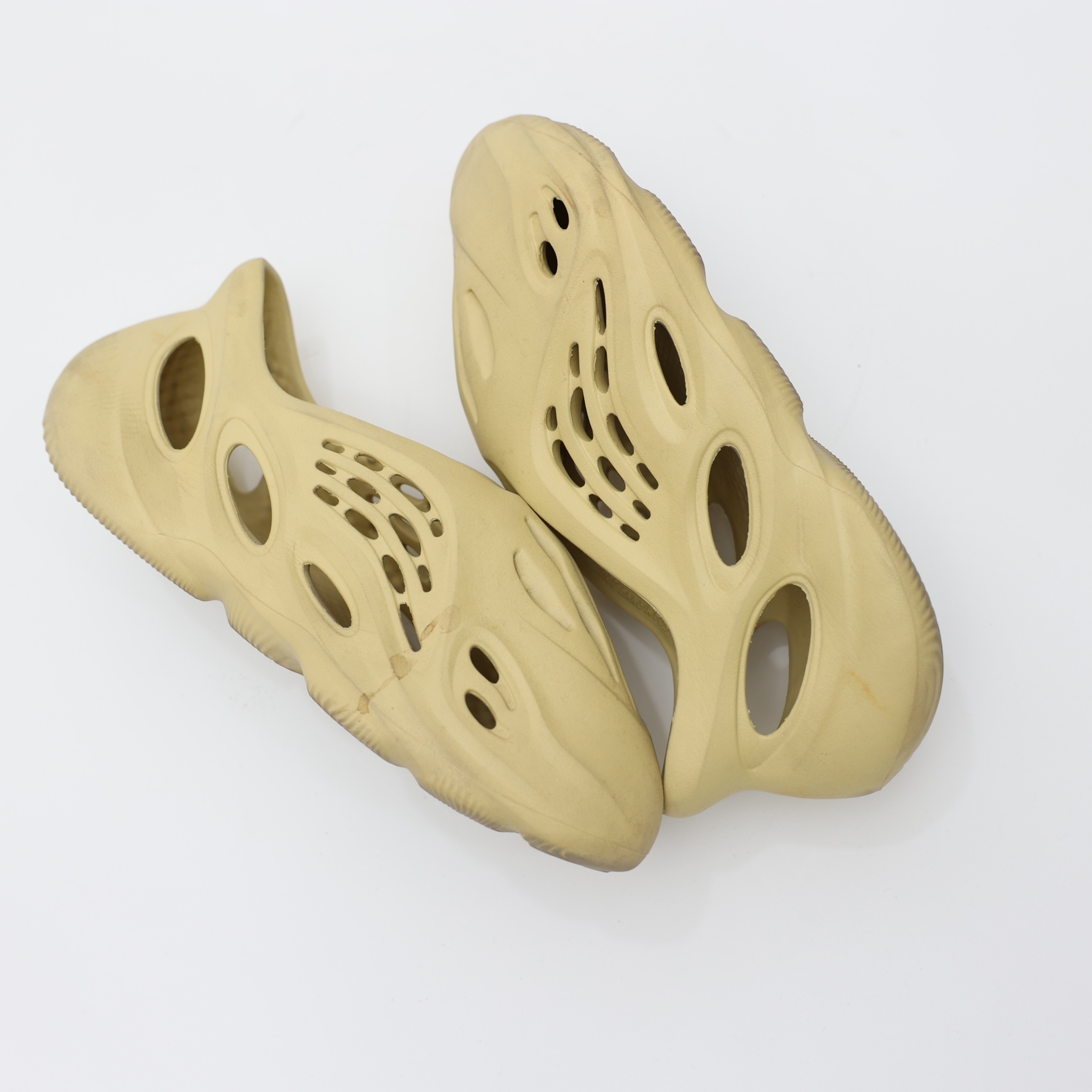 ADIDAS FOAM RUNNER - GV6775 SIZE 30CM