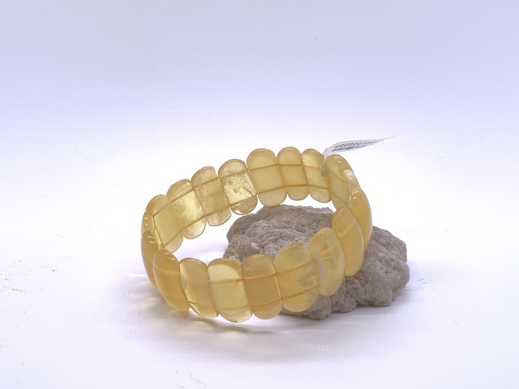 K17 - 俄料蜜蠟25x11 mm 手排