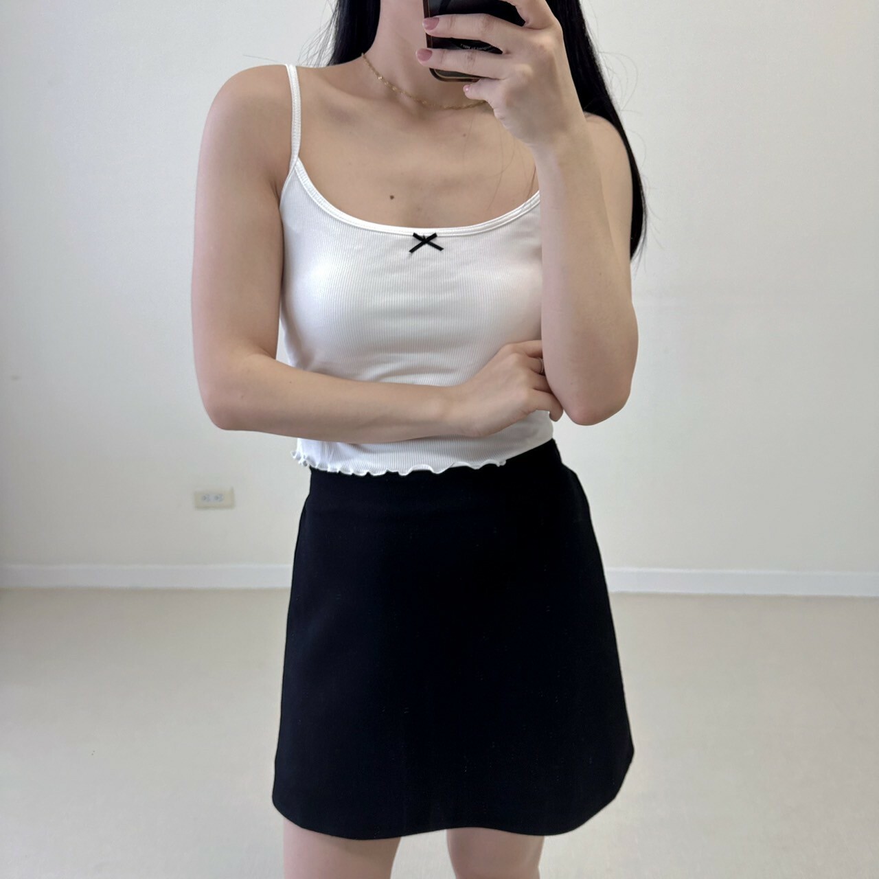 小蝴蝶結細肩木耳邊（bratop）（現貨）