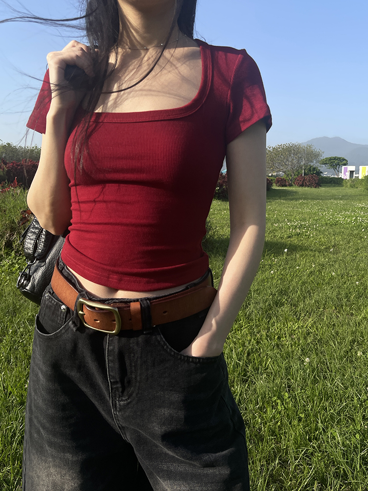 方領修身短袖上衣