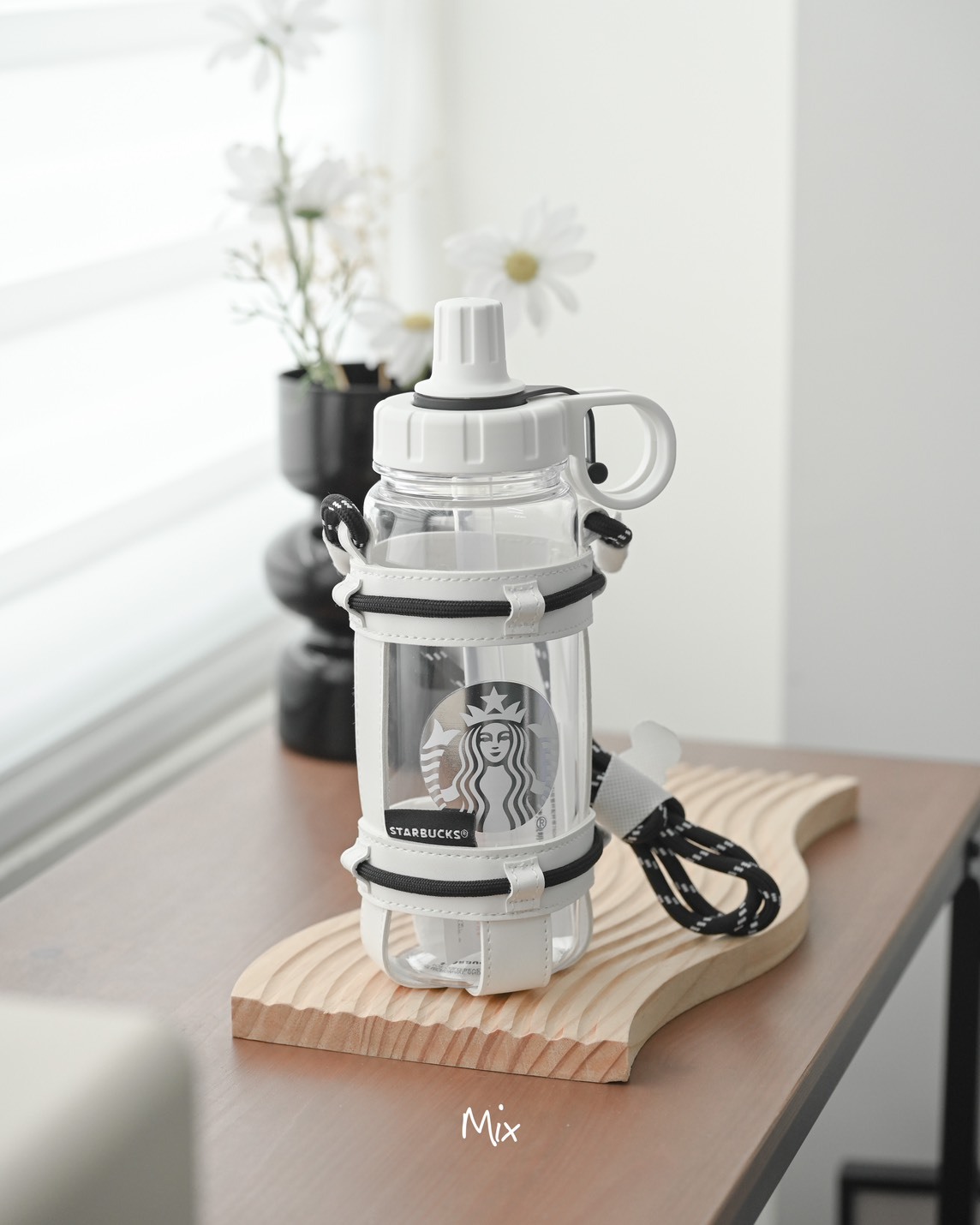 iSNEAKERS｜STARBUCKS 星巴克 運動背袋冷水壺 760ml 黑白款