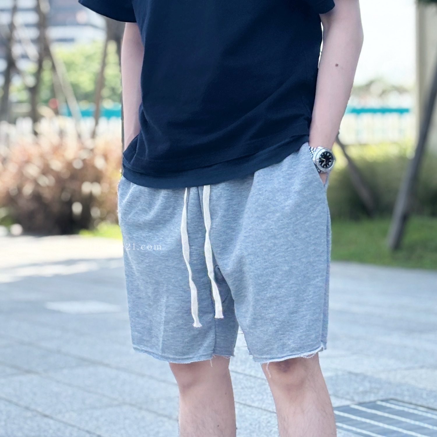 抽繩 素色 不修邊短褲 黑//白 休閒 棉褲