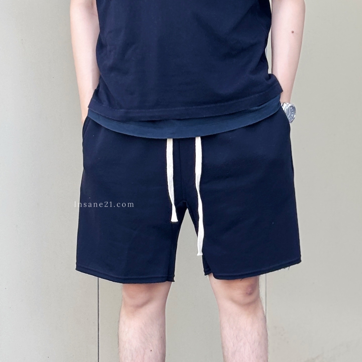 抽繩 素色 不修邊短褲 黑//白 休閒 棉褲