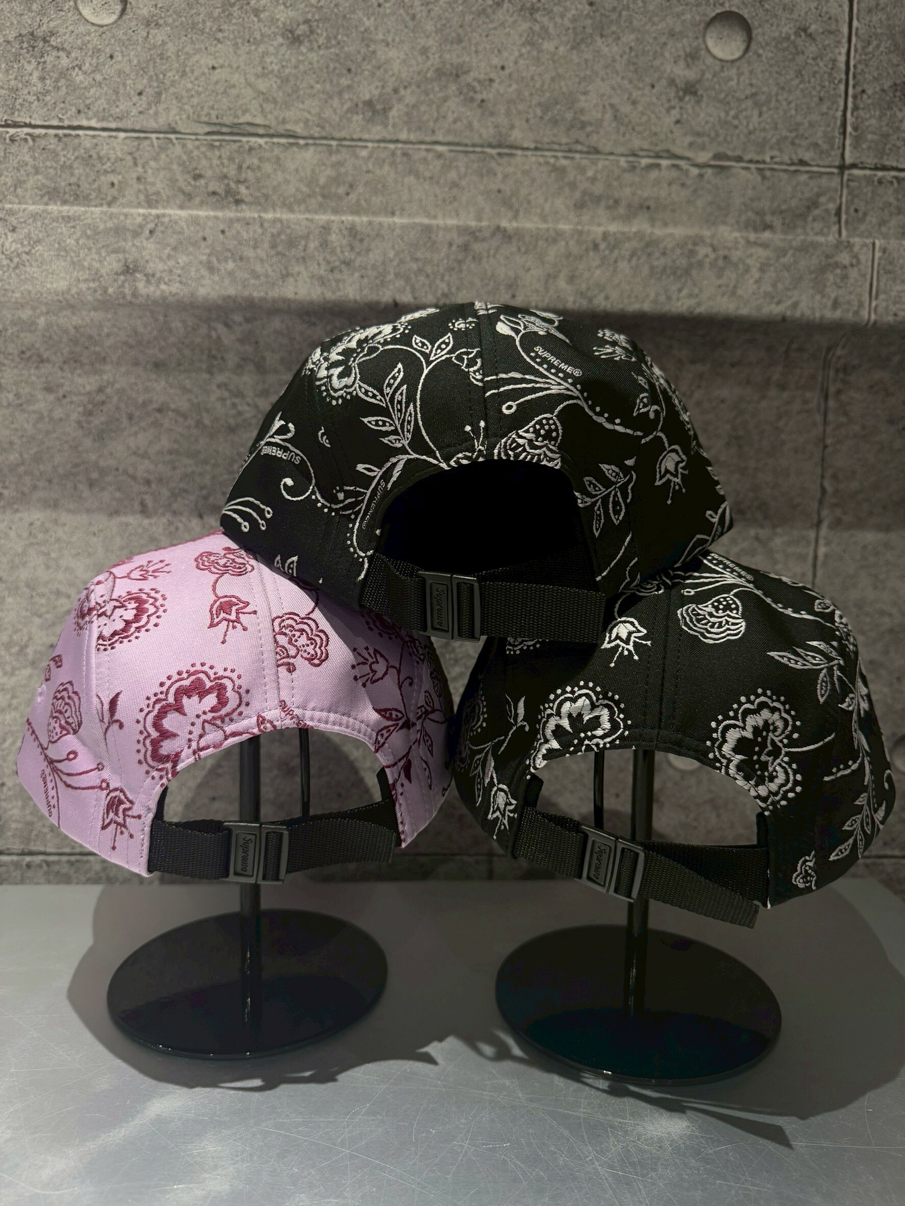 Supreme Floral Jacquard Camp cap Cashew flower split ca