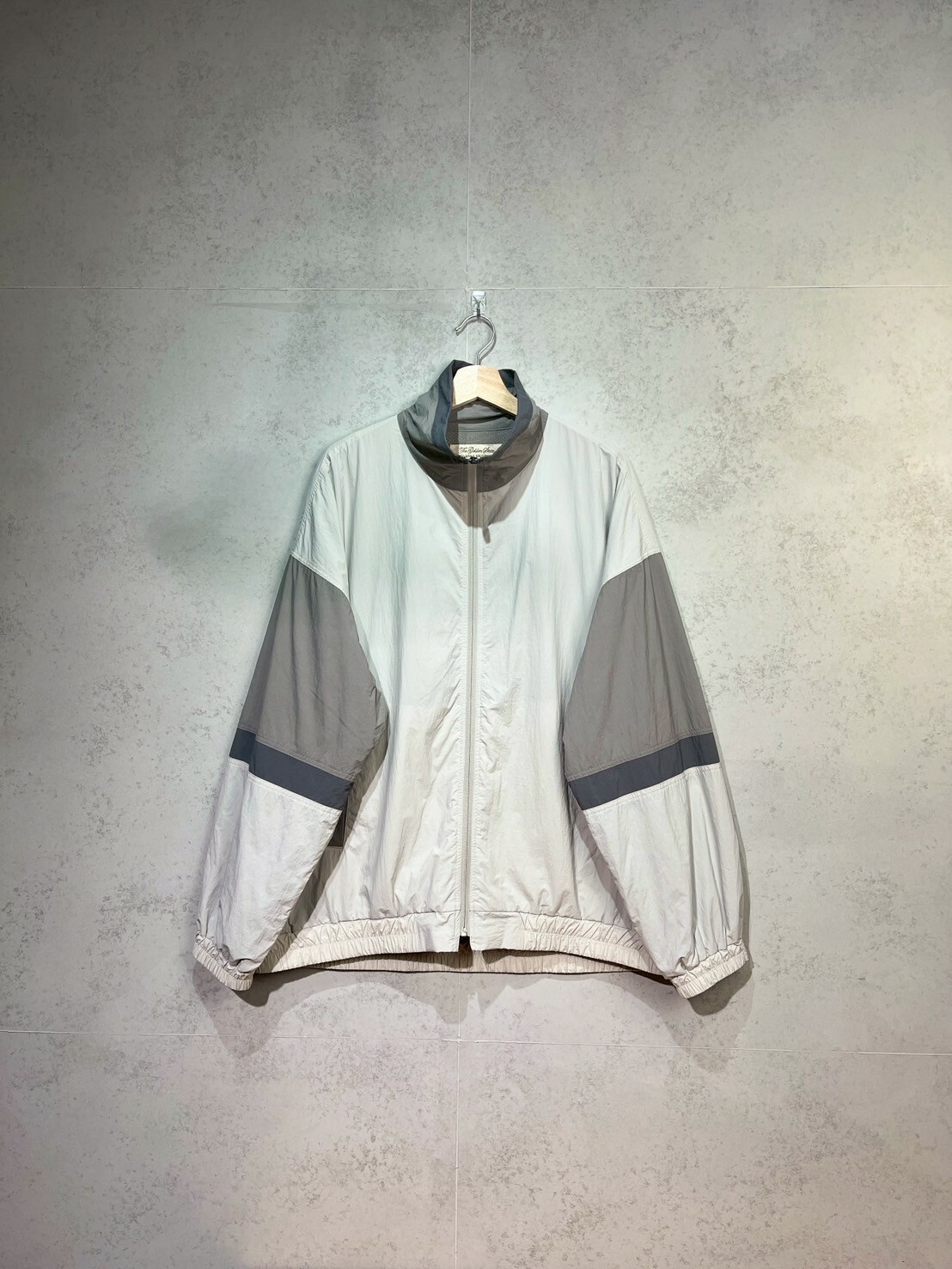 REMI RELIEF - Nylon Wind breaker SIZE L