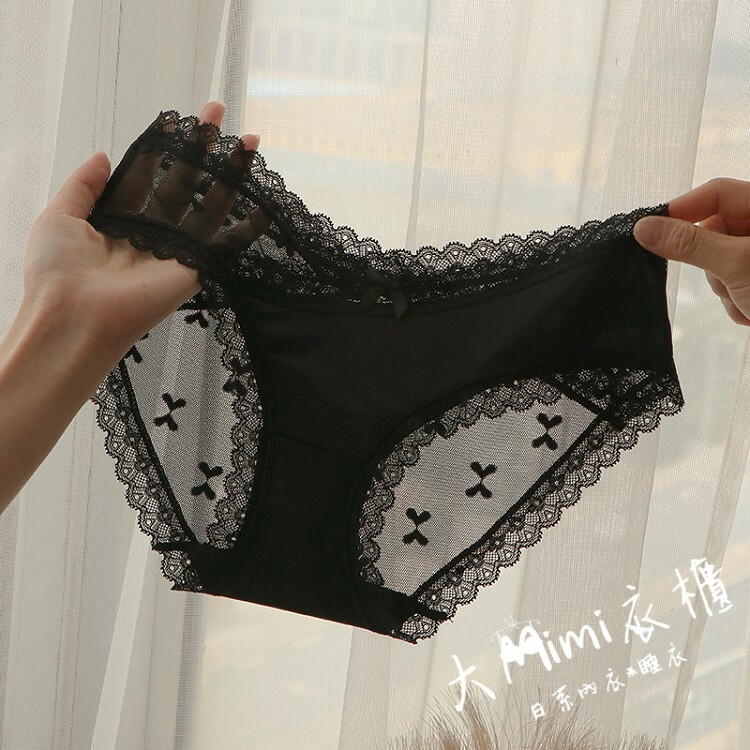 高顏值緞面內褲