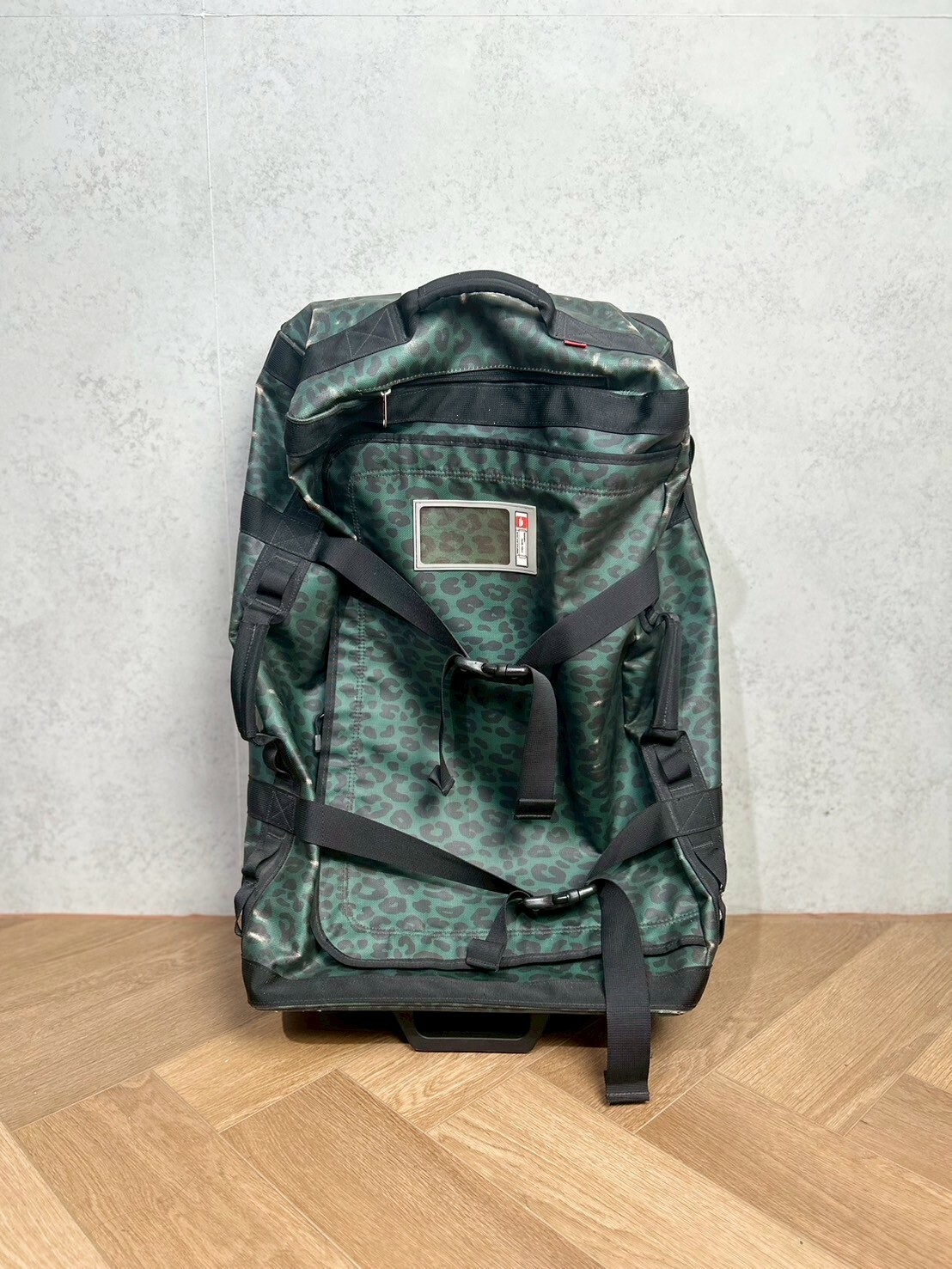 SUPREME X THE NORTH FACE Leopard Rolling Thunder