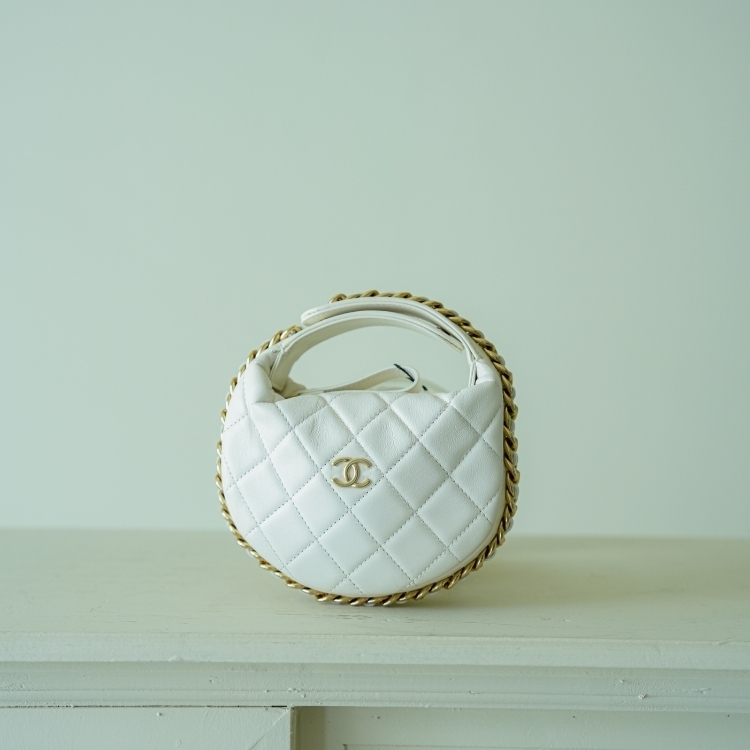 Chanel 白色碗豆包