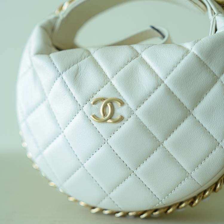 Chanel 白色碗豆包