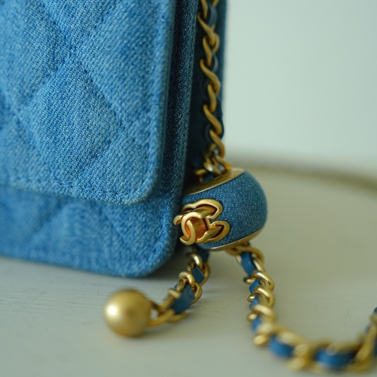 Chanel 藍色牛仔金球WOC