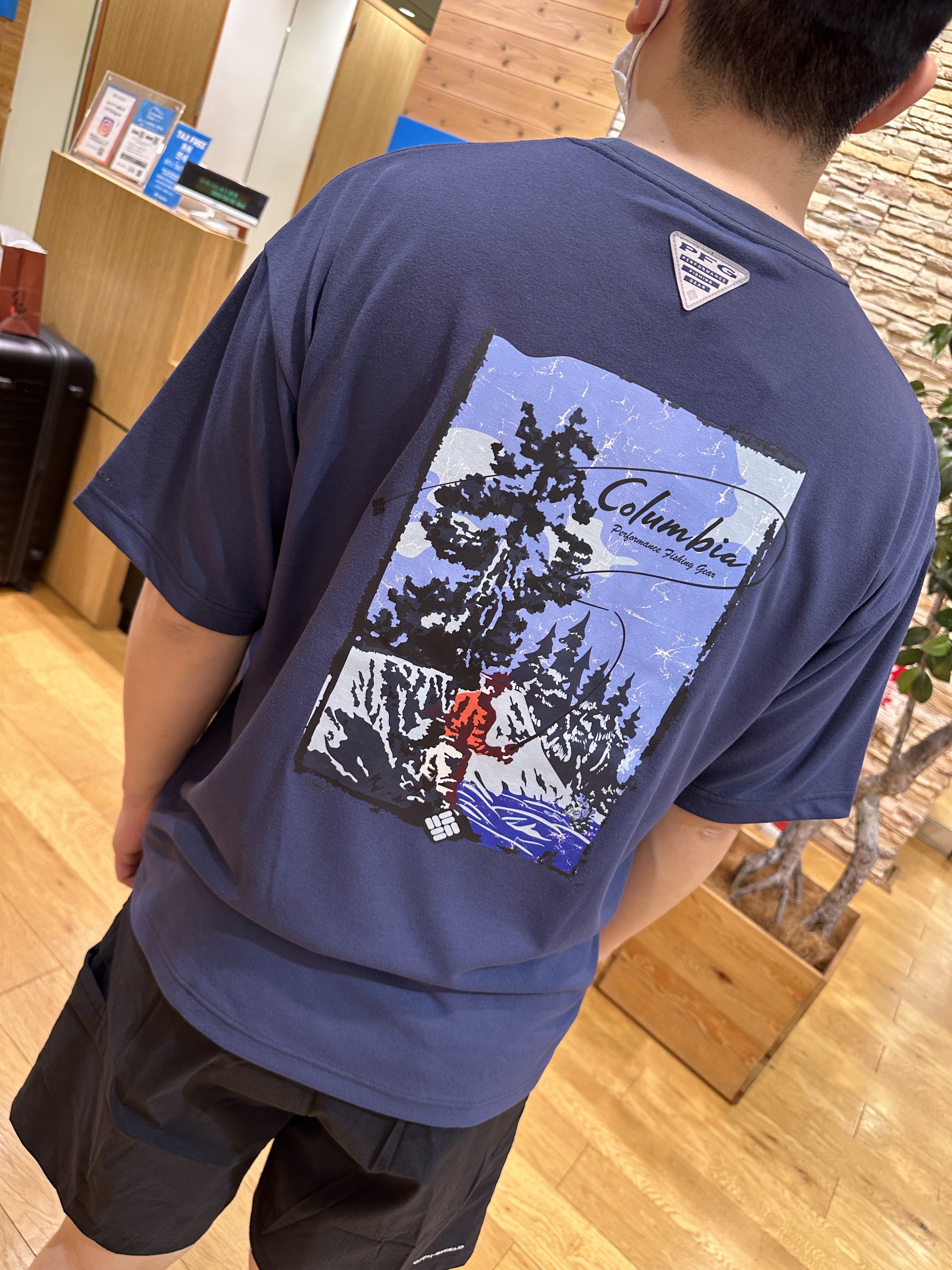 【現貨零碼折扣】Columbia 哥倫比亞 日本限定款 雪地釣魚短tee PM0714