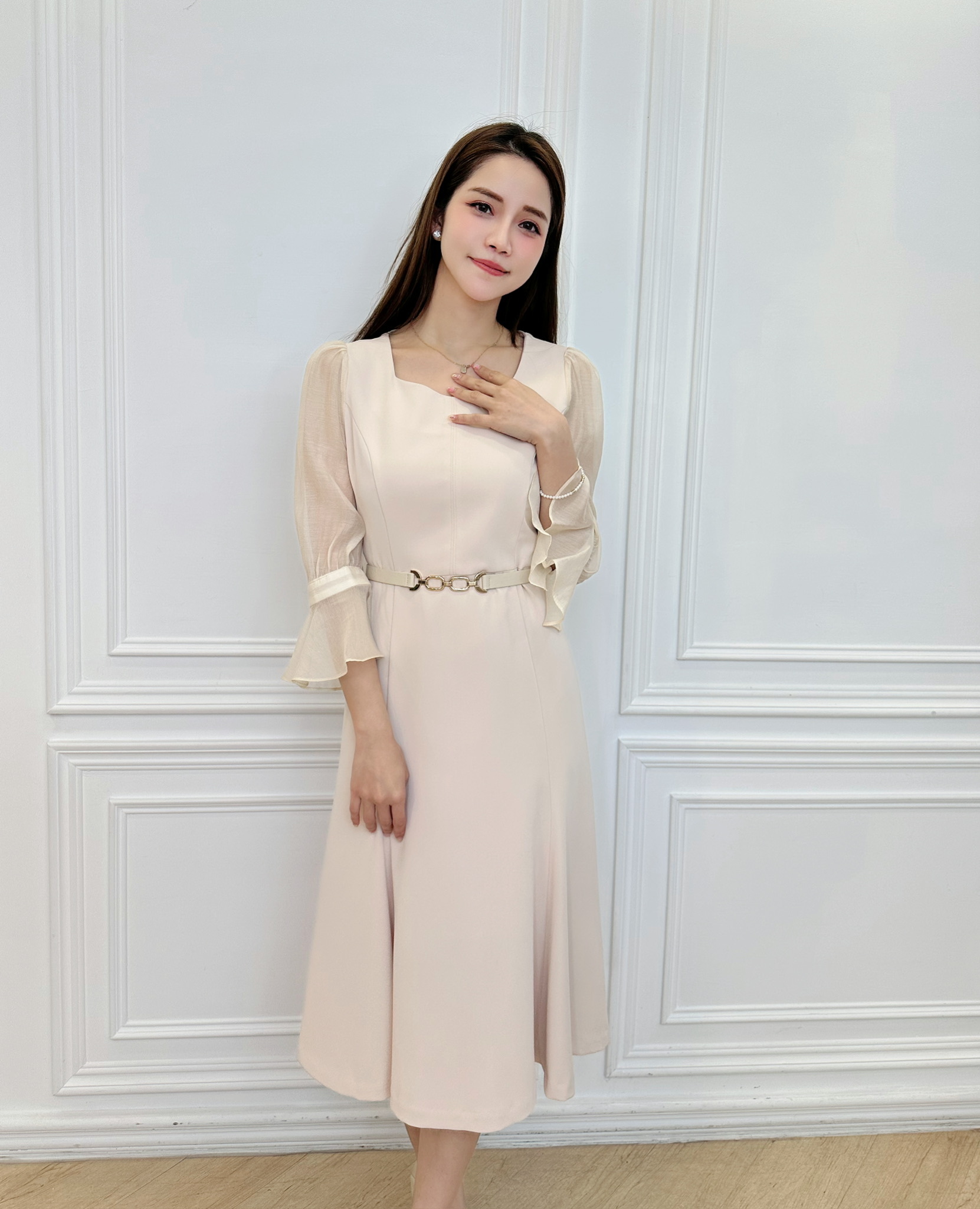 金鍊透膚喇叭袖傘洋