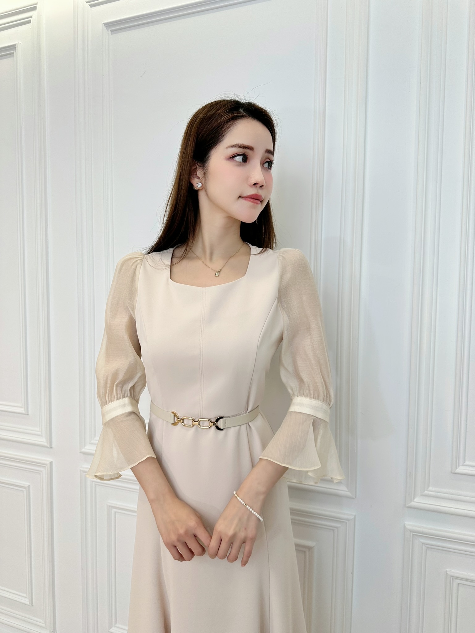 金鍊透膚喇叭袖傘洋