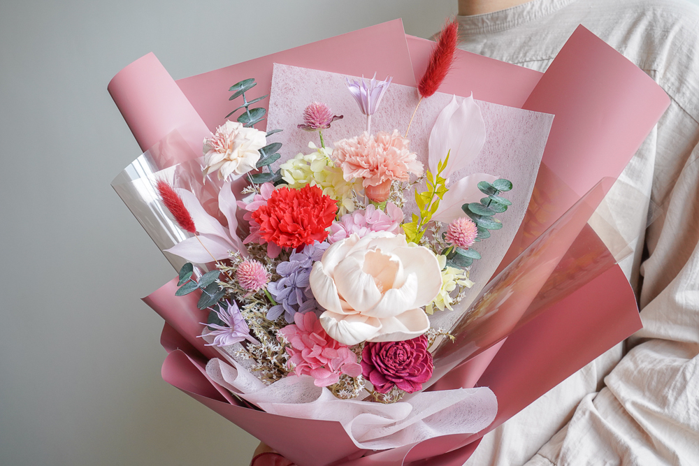 母親節康乃馨花束,康乃馨花束推薦台北,粉色康乃馨花束作品,台北母親節康乃馨永生花束推薦,台北喜歡生活乾燥花店,康乃馨特寫3