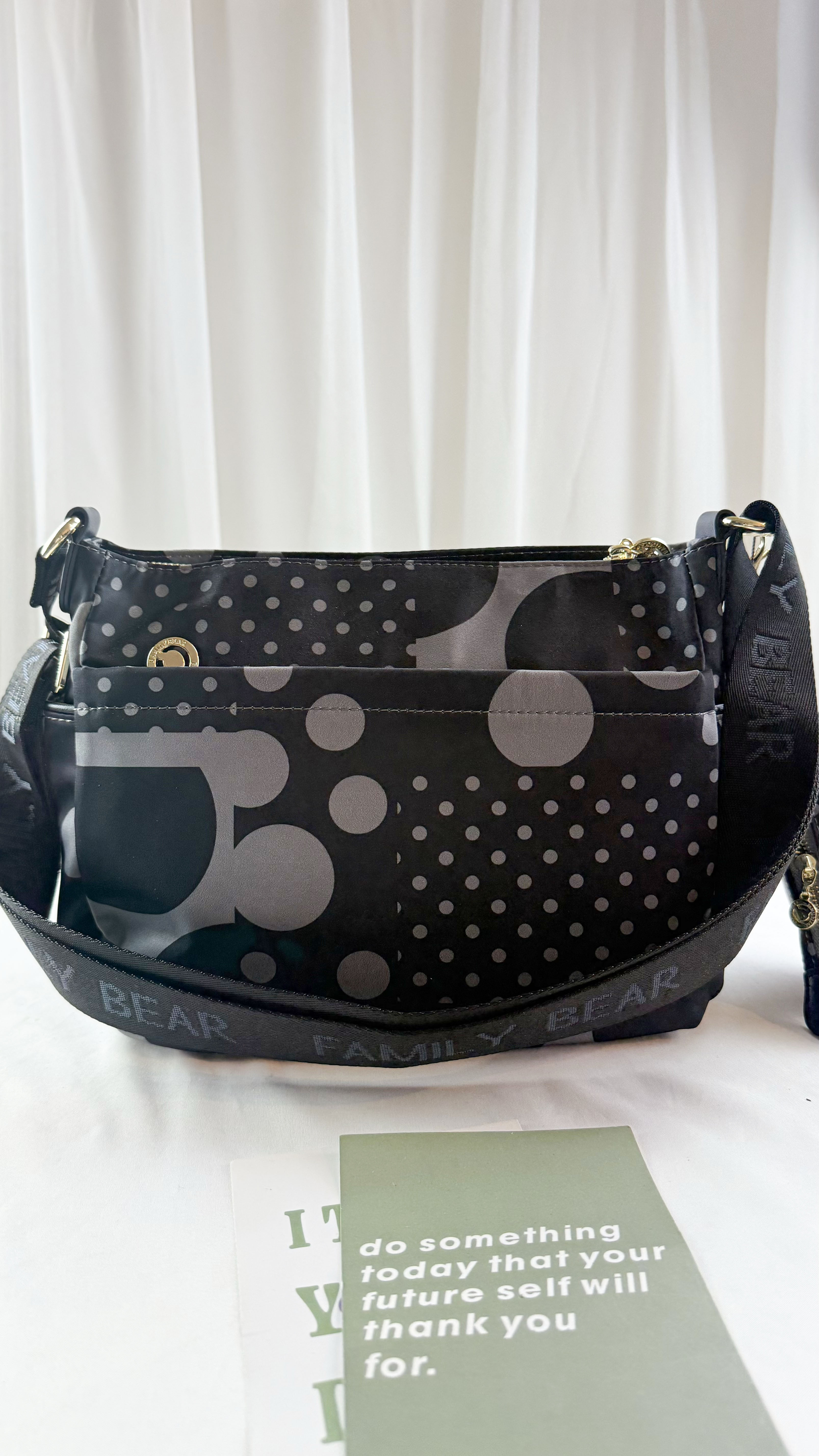 FamilyBear 灰點點防潑水側背包 #2502