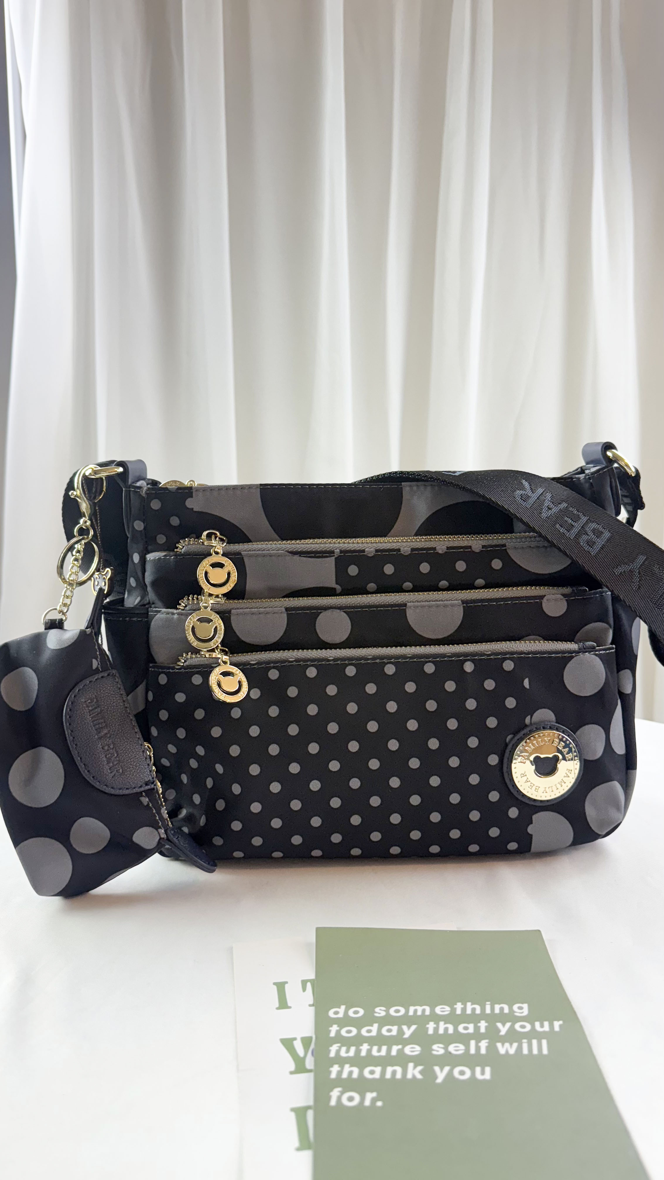 FamilyBear 灰點點防潑水側背包 #2502