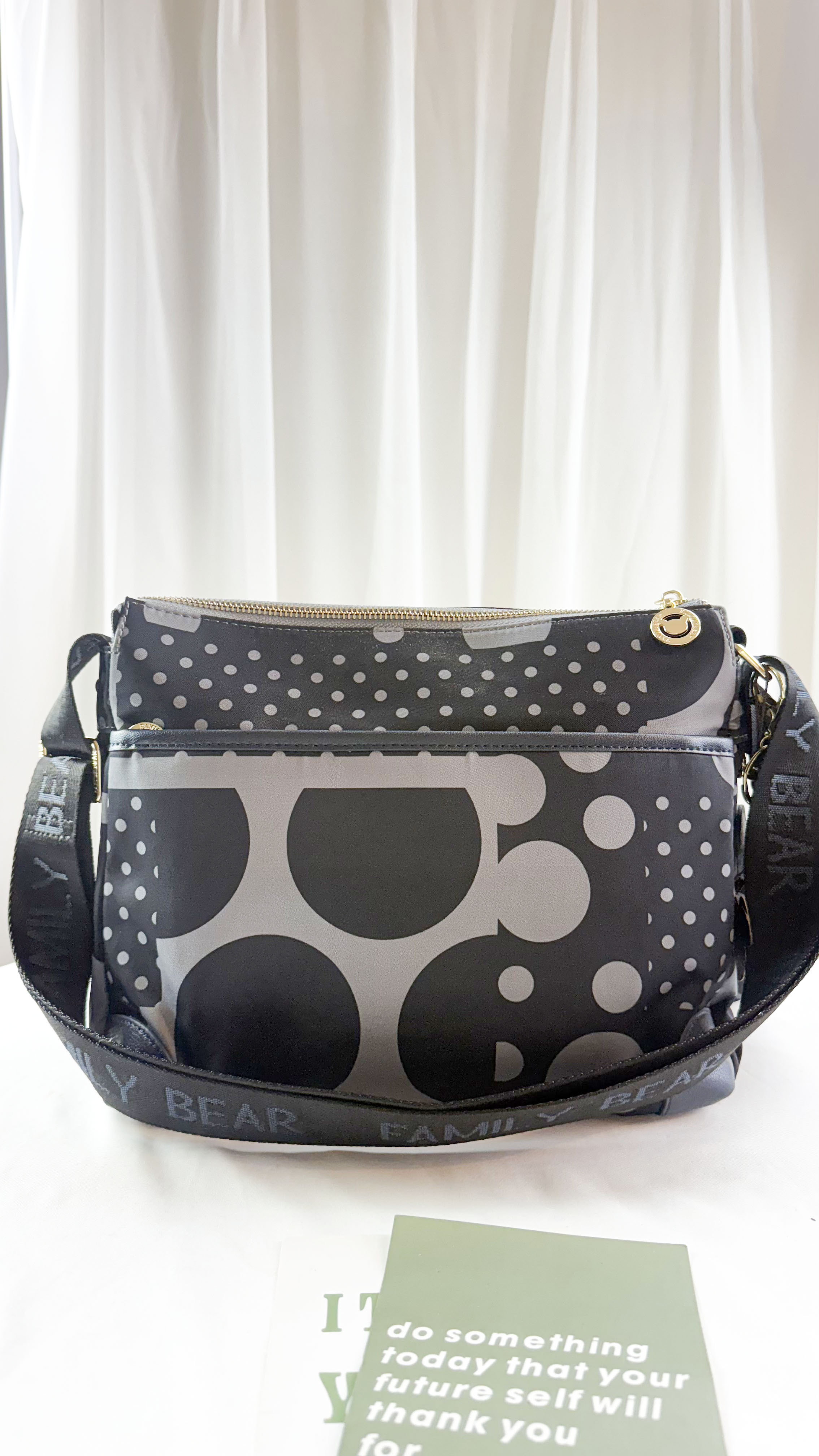 FamilyBear 灰點點防潑水側背包  #2045