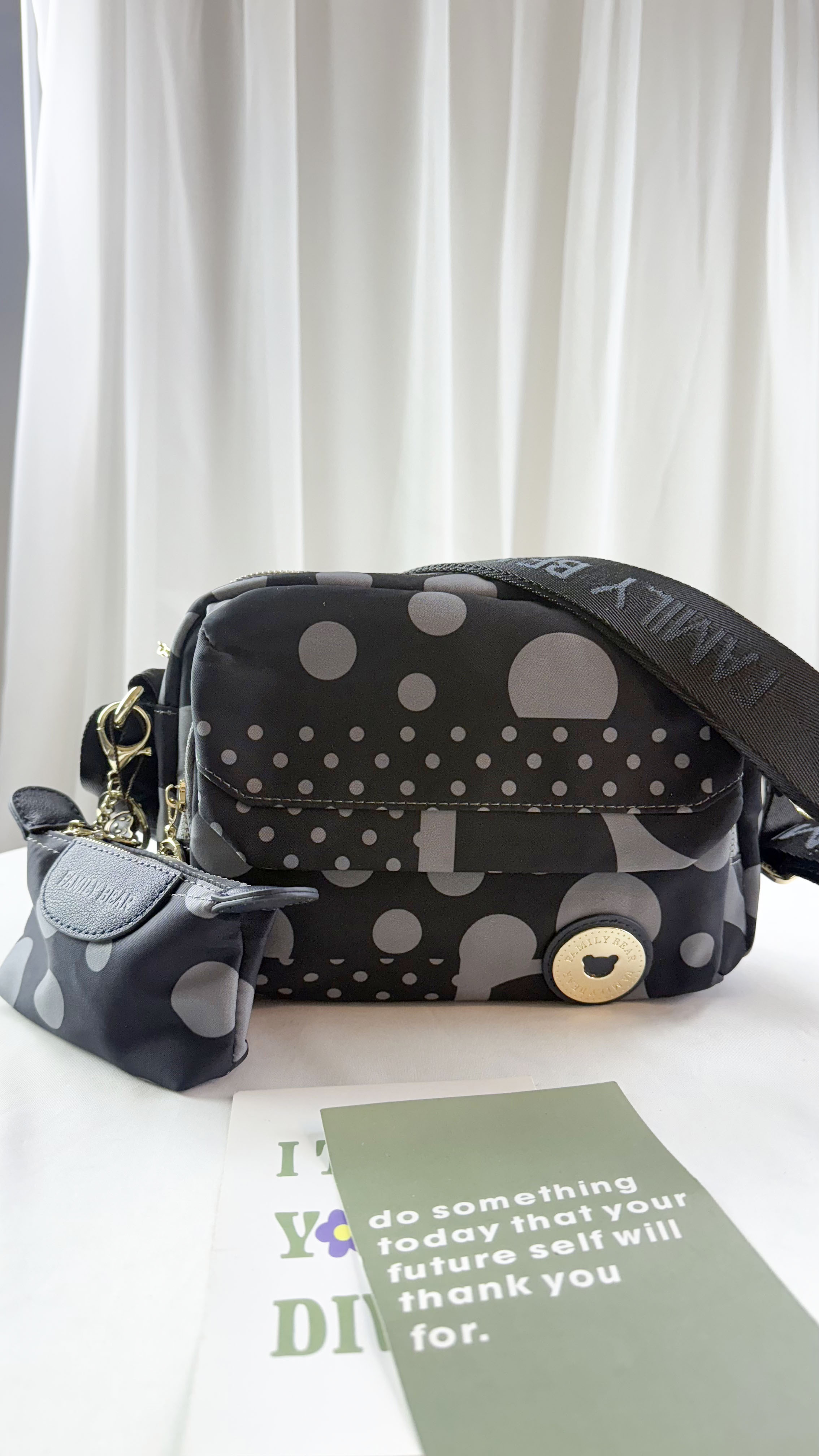 FamilyBear 灰點點防潑水側背包   #2874