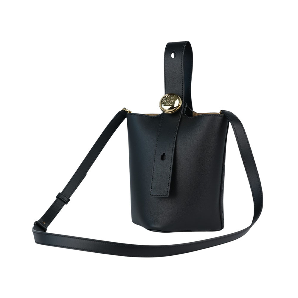 【LOEWE】Anagram 圓釦光滑小牛皮迷你二用包/水桶包(黑色) AANBBBMX01 1100