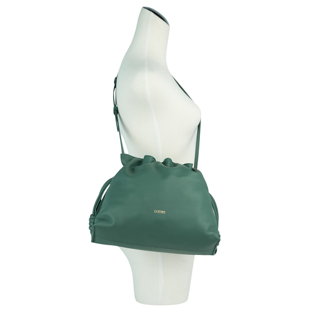 【LOEWE】Flamenco 納帕小牛皮中款手拿包/斜背包(香根草色) A411FC1XBF 4535