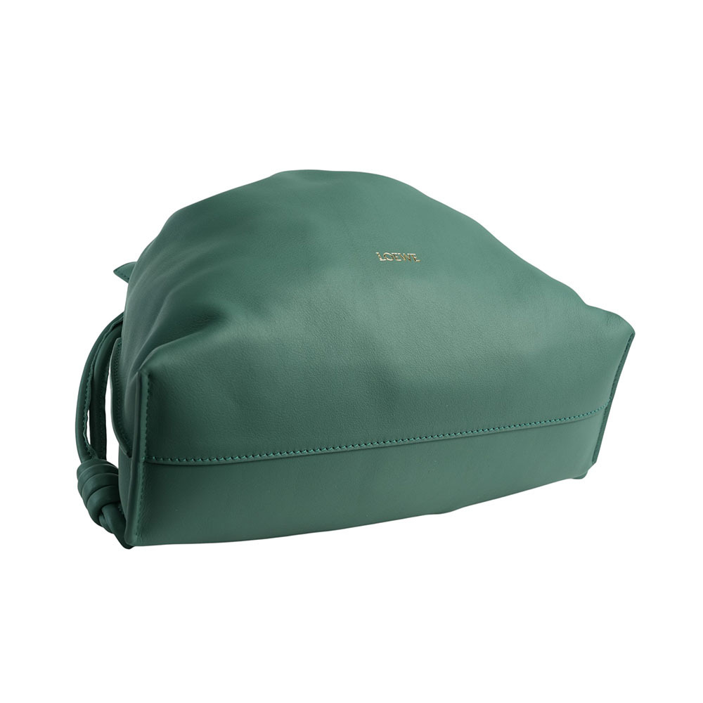 【LOEWE】Flamenco 納帕小牛皮中款手拿包/斜背包(香根草色) A411FC1XBF 4535