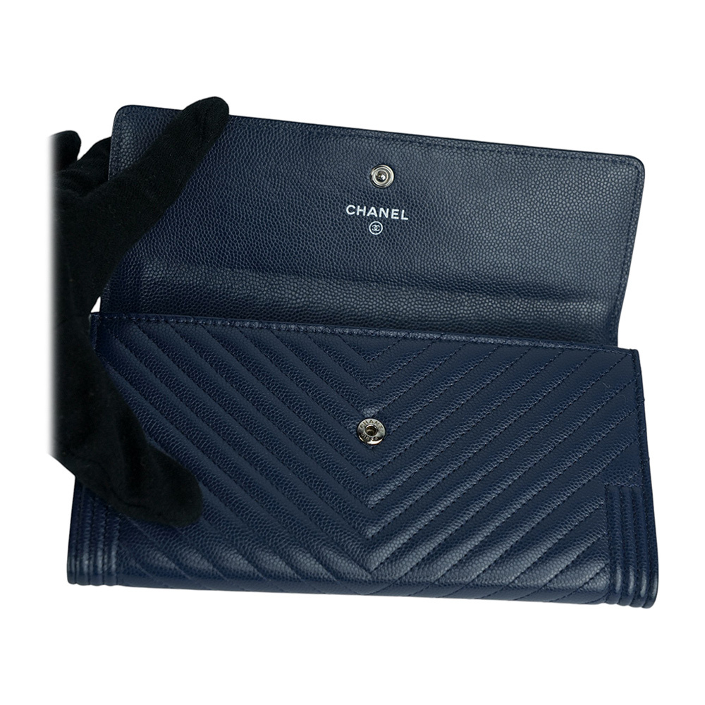 【CHANEL 】Boy Chanel 銀釦山形紋荔枝牛皮壓釦長夾(深藍色)A80286