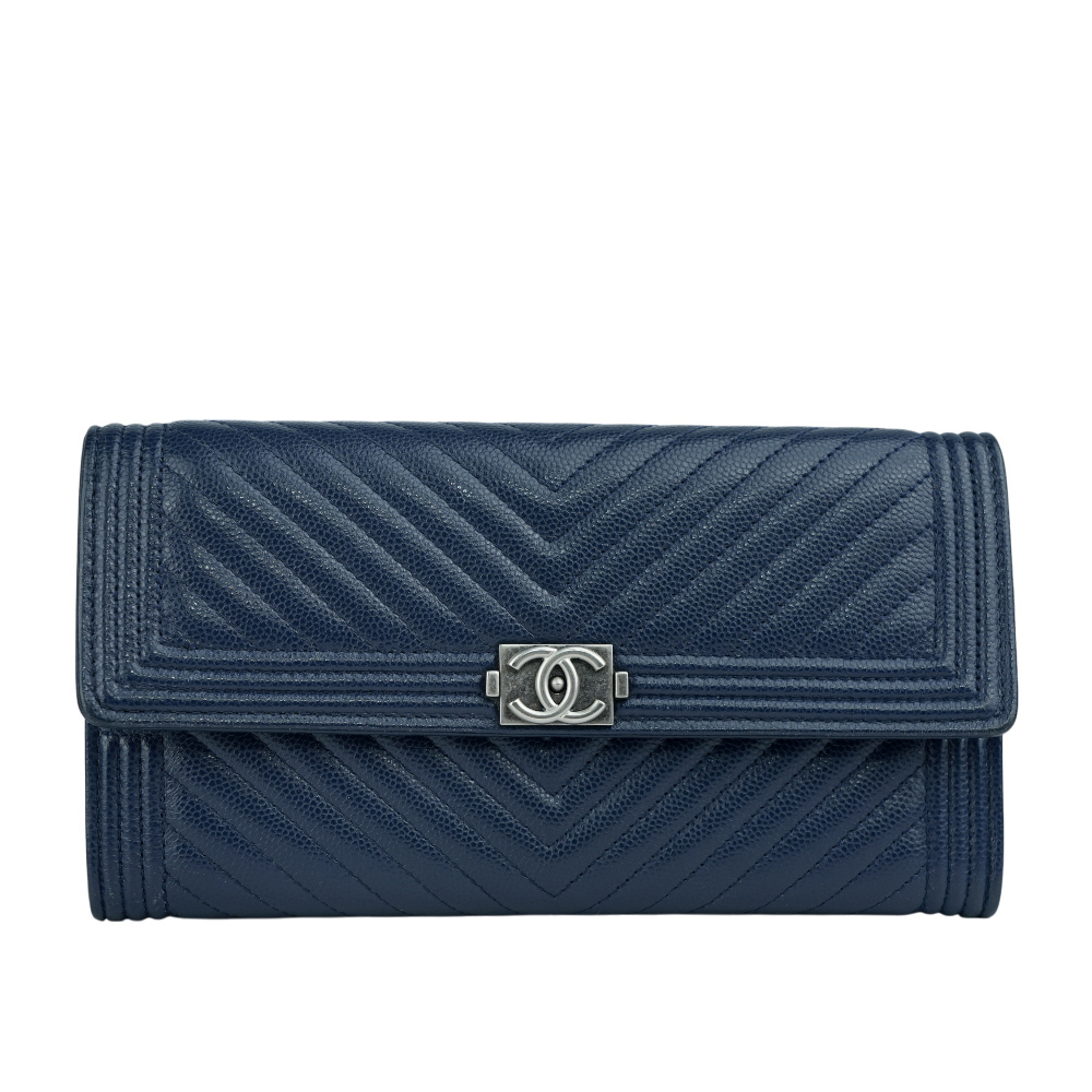 【CHANEL 】Boy Chanel 銀釦山形紋荔枝牛皮壓釦長夾(深藍色)A80286