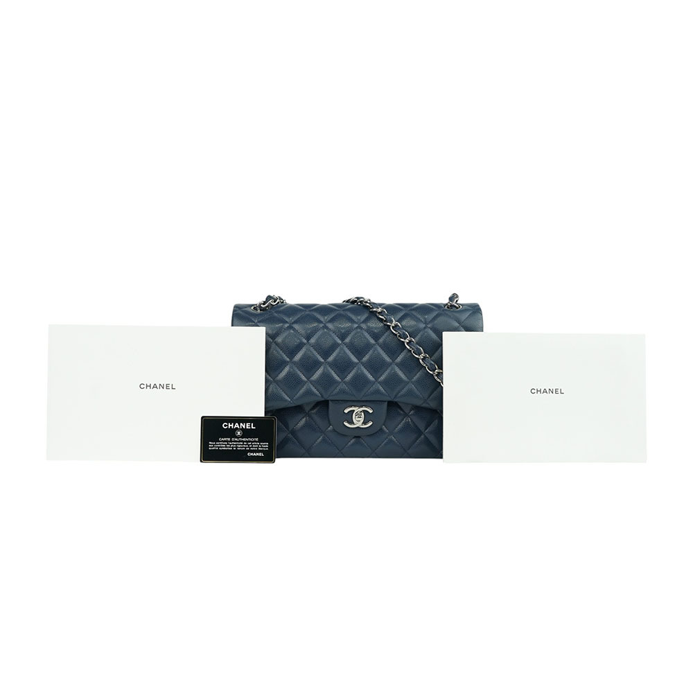 【CHANEL 】荔枝牛皮雙蓋銀鍊JUMBO COCO(30CM)(深藍色)A58600