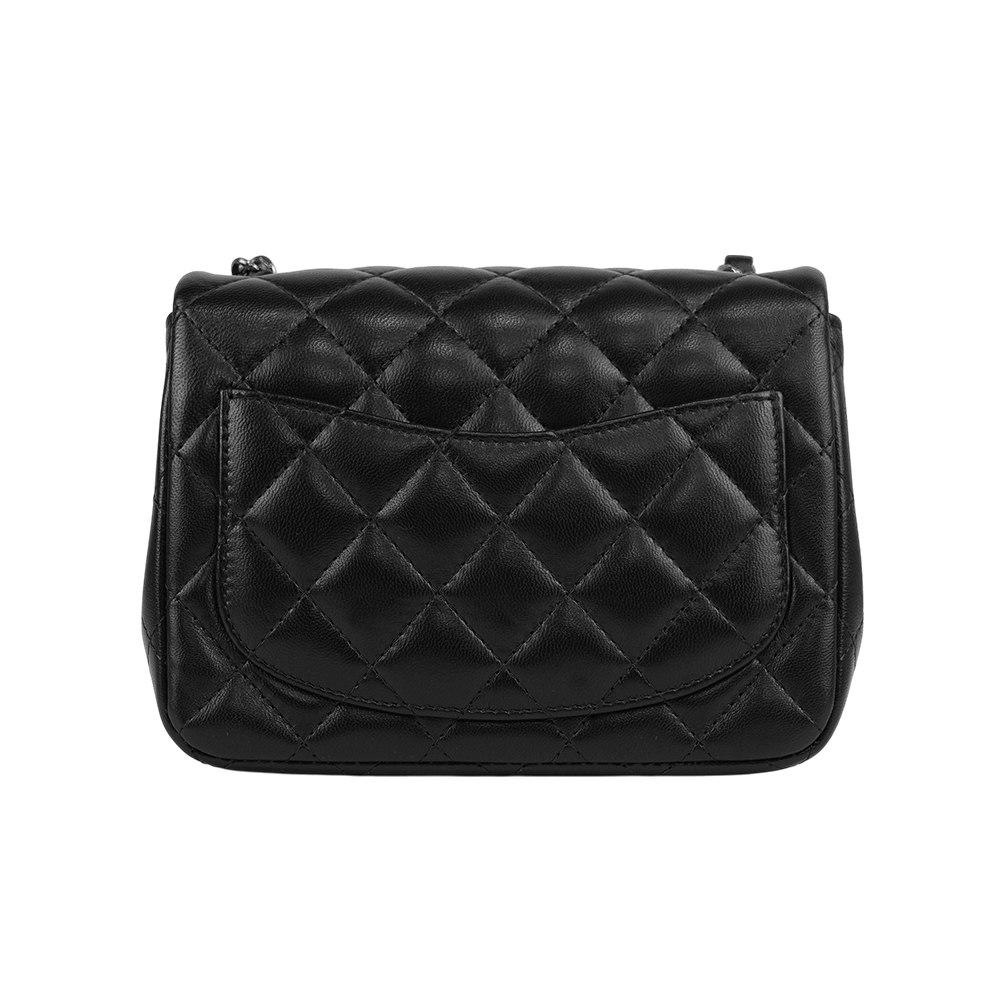 【CHANEL】金色CC Logo 菱格紋小羊皮迷你口蓋包/方胖包(黑色)A35200 Y04059 94305