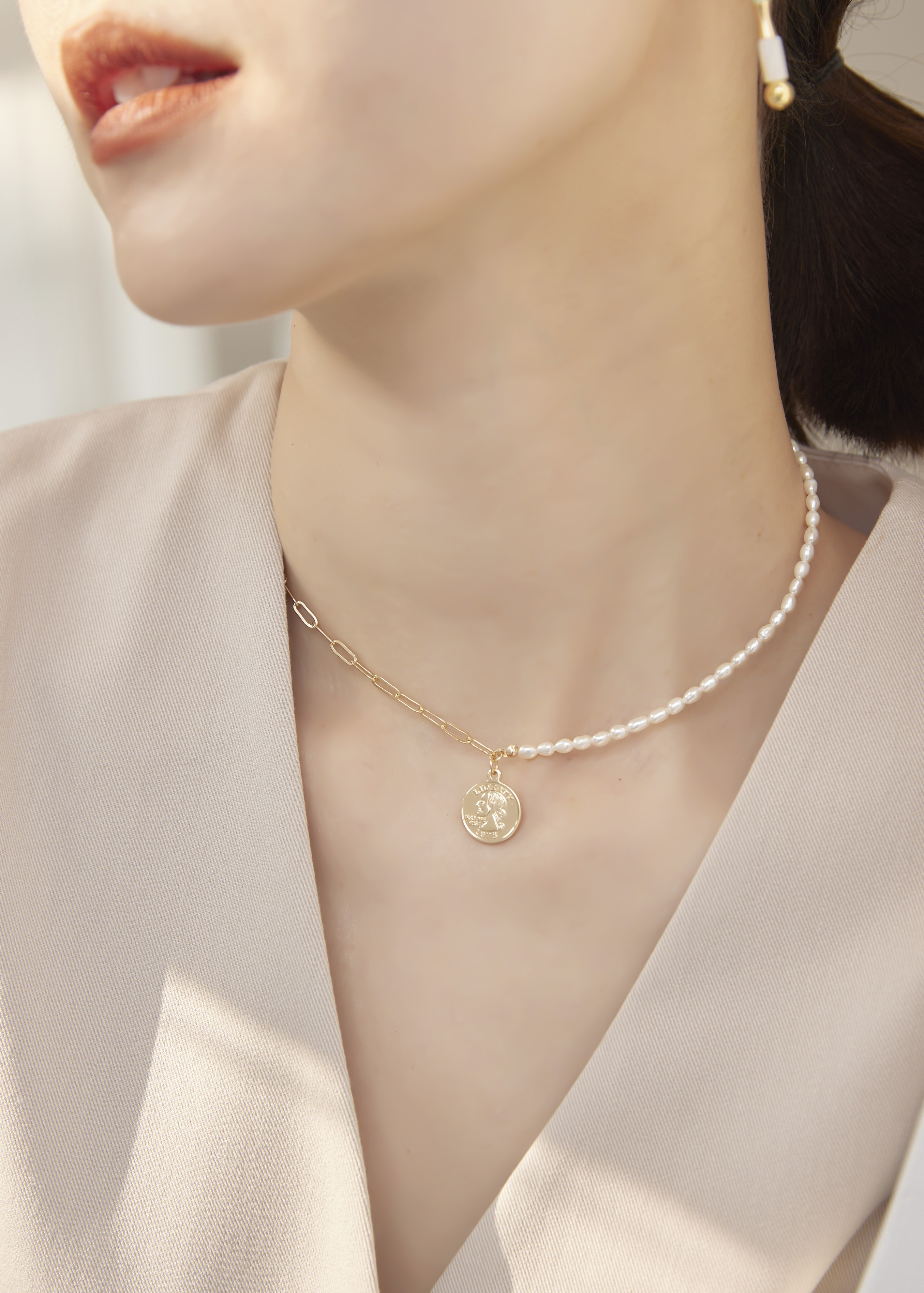 Pearl Coin 不對稱項鍊