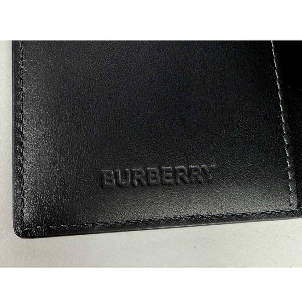 【BURBERRY】格紋塗層帆布及牛皮護照夾(炭灰色)8073278