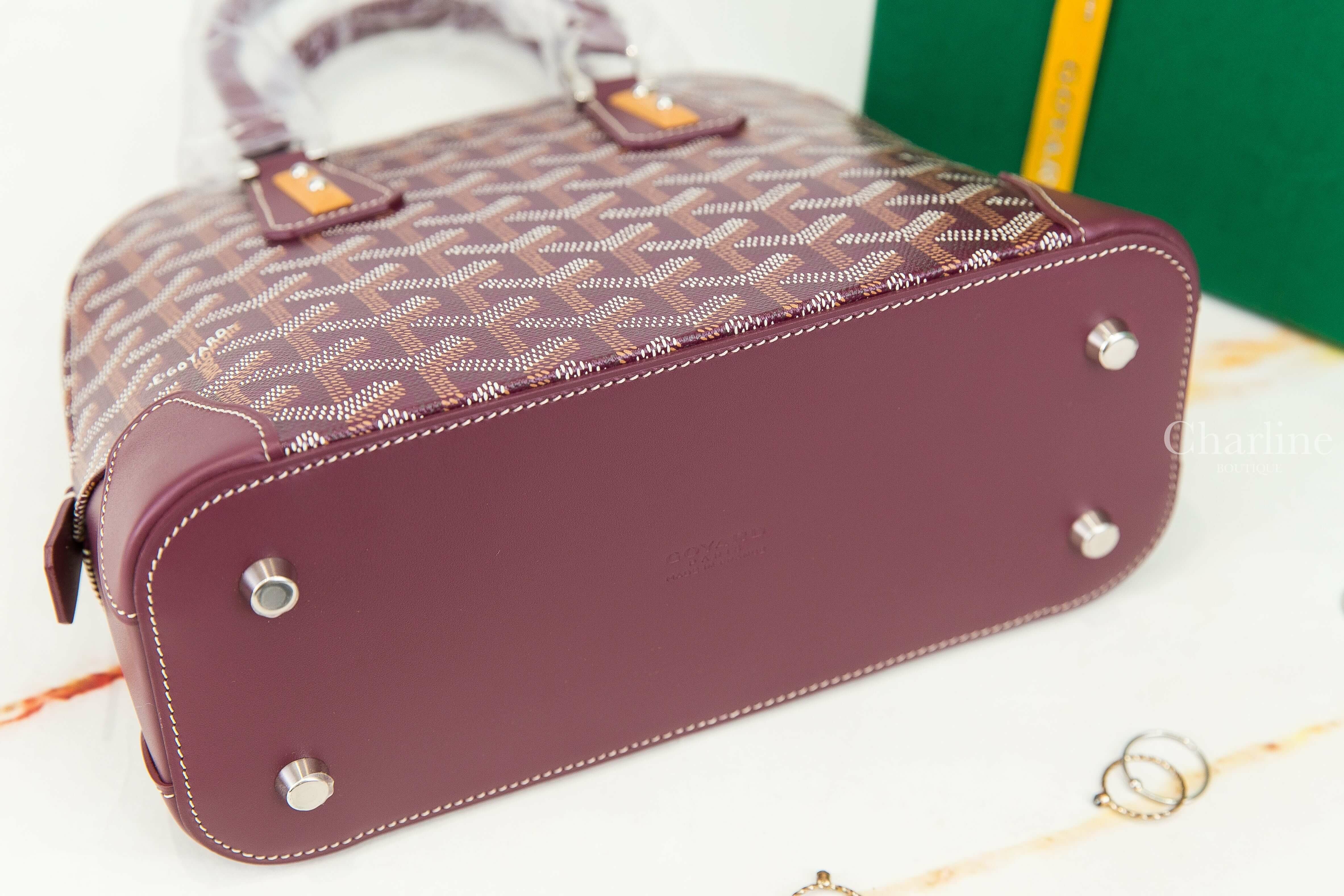 Goyard Vendôme Mini Bag 勃根地酒紅色帆布小牛皮同色提把木紋裝飾黃色內裡迷你拉鍊手提包-Charline Boutique 精品代購