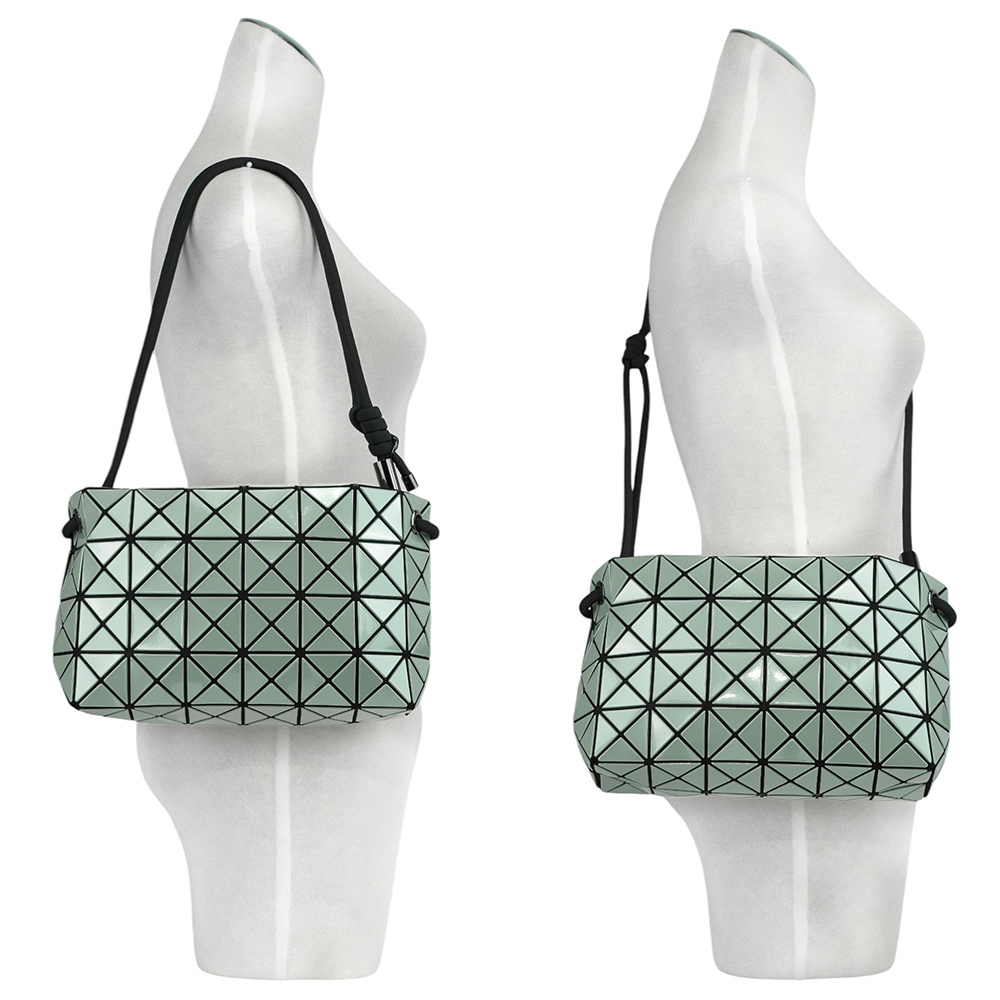 【ISSEY MIYAKE三宅一生】Loop Metallic 金屬光澤拉鍊肩背/斜背包(灰綠色)AG571 64