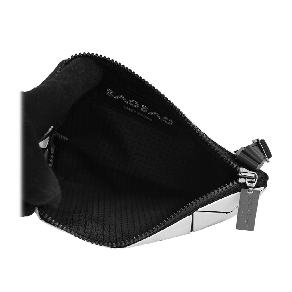 【ISSEY MIYAKE三宅一生】BAO BAO LUCENT 3X4 亮面斜背包(白色)AG056 01